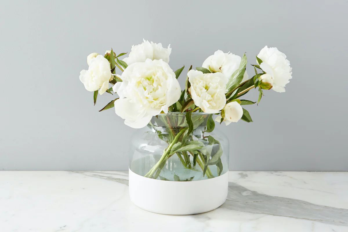 White Colorblock Flower Vase | etúHOME