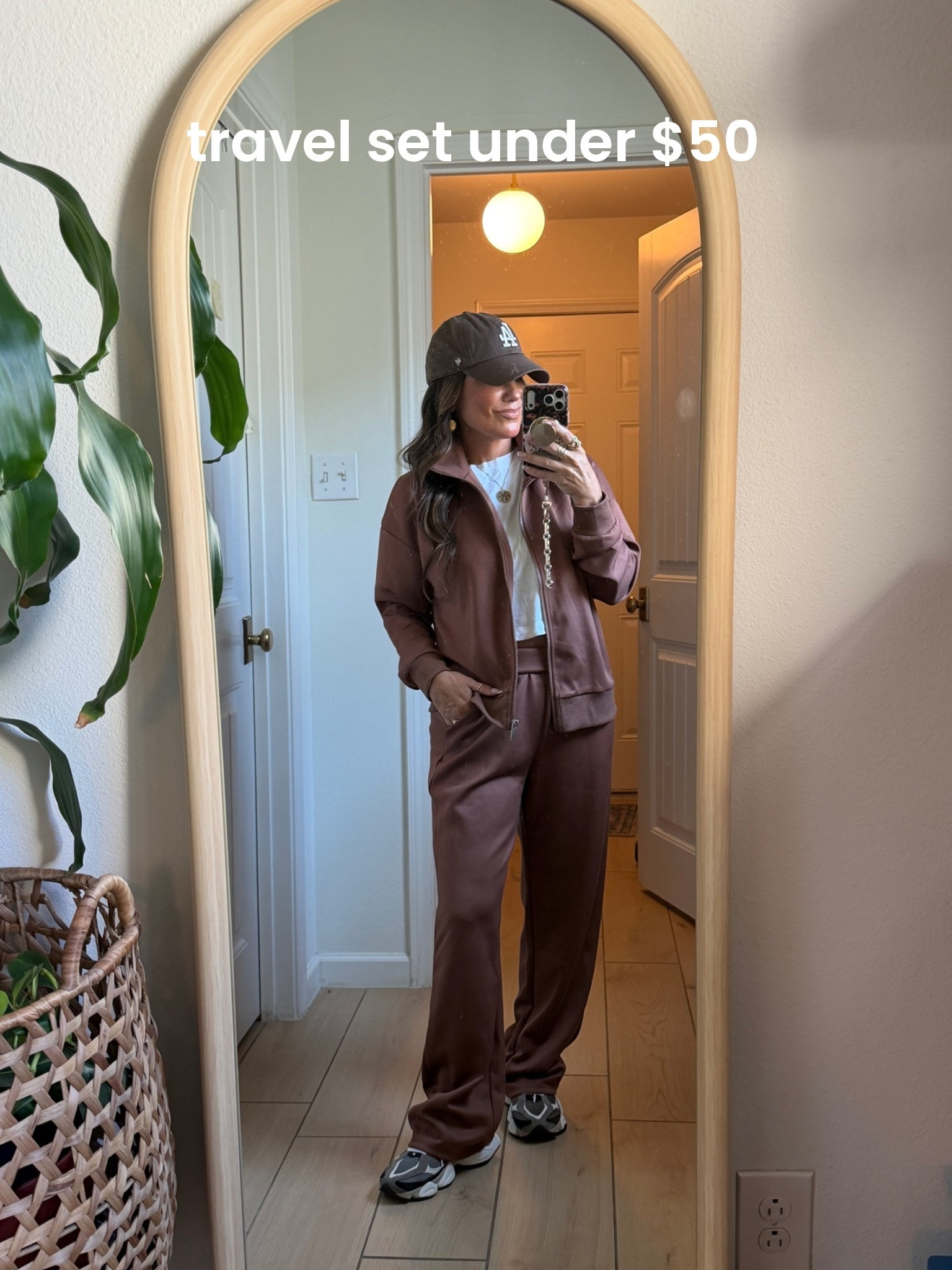 Thee comfy track set that I live in all fall and winter link!!!! Looks so expensive but under $50!!
Wearing size medium!!

#LTKootd #LTKmomlife #LTKSeasonal

#LTKOver40 #LTKPetite

#LTKTravel