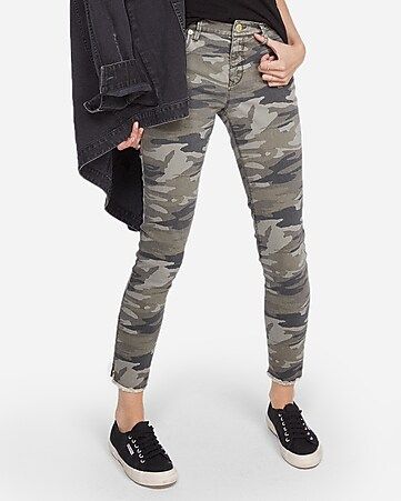 Mid Rise Camo Print Stretch Ankle Leggings | Express