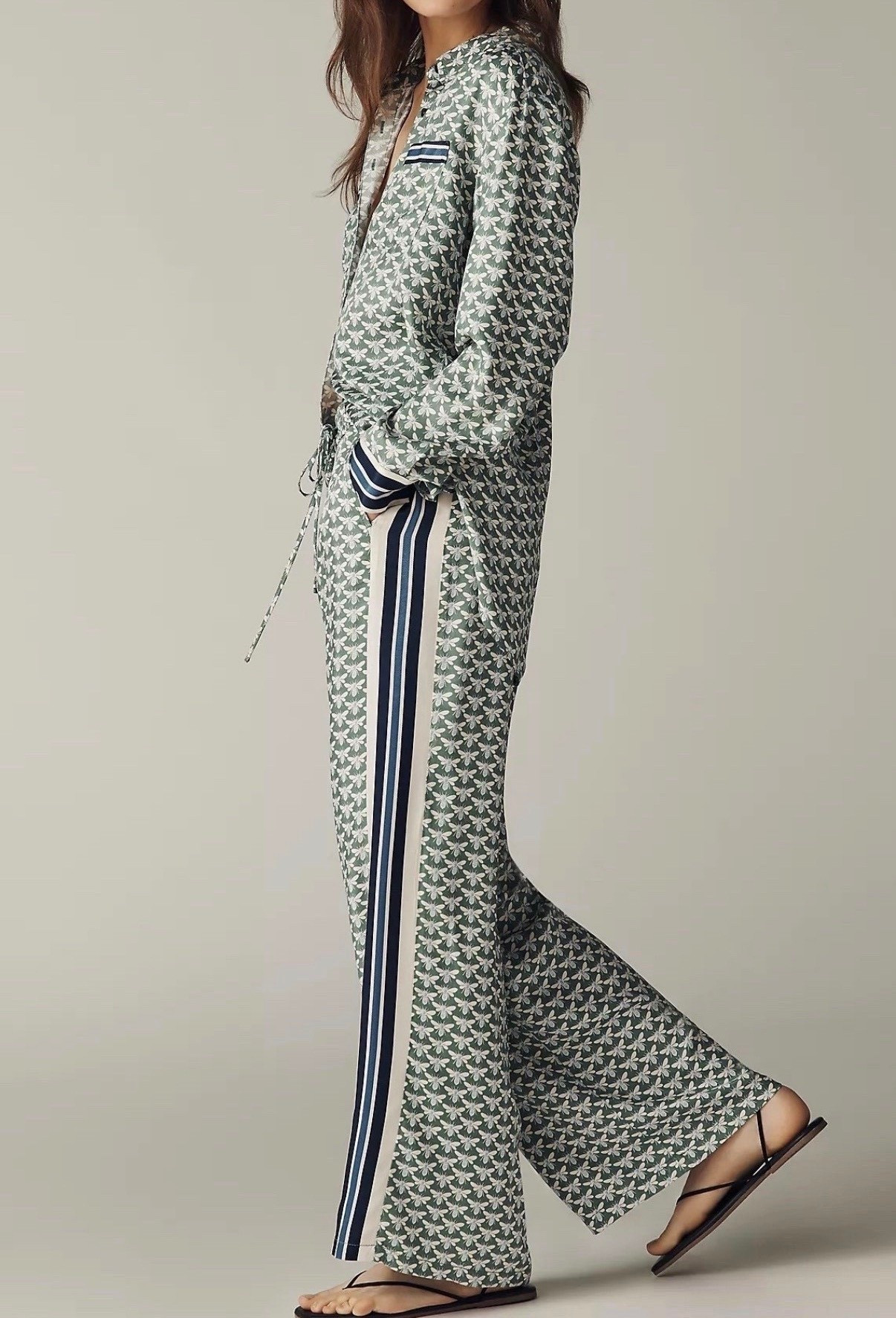 I have this matching set in another print and love it!


#LTKSeasonal