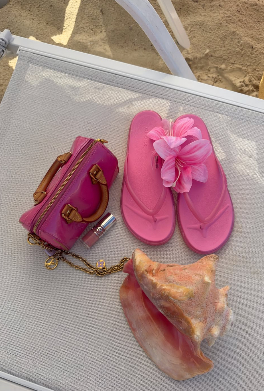 hot pink flip flops are my current obsession 🌺🥥👙🐬 

 #LTKSeasonal #LTKSwim #LTKTravel