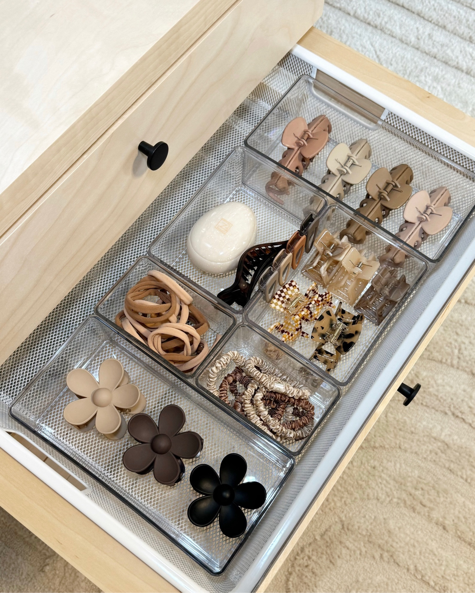 WALMART DRAWER ORGANIZERS + AMAZON BEAUTY FINDS✨ my current favorite way to keep all my hair accessories organized! I’m currently using 3 size organizer bins, all come in a set of 2. The small organizers perfect for loose hair ties and scrunchies are only $6. I love the medium bins for my smaller hair clips and other accessories, these are only $8. Lastly the large bins are perfect for all my larger clips, and these bins are only $10.

Organization, Walmart Organizer, Amazon Beauty, Amazon Hair, Drawer Organizer, Madison Payne