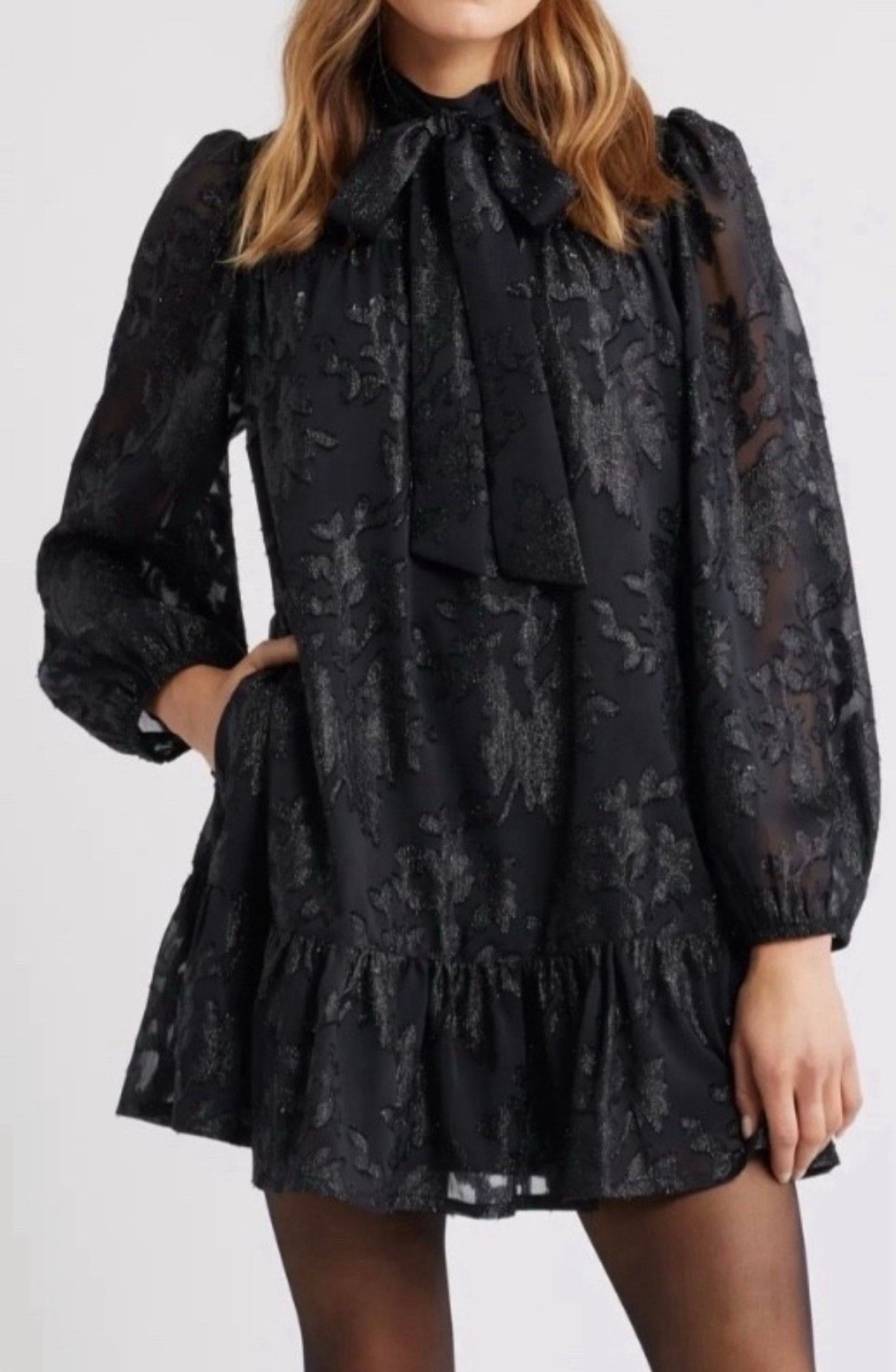 Black Dress
Party Dress 