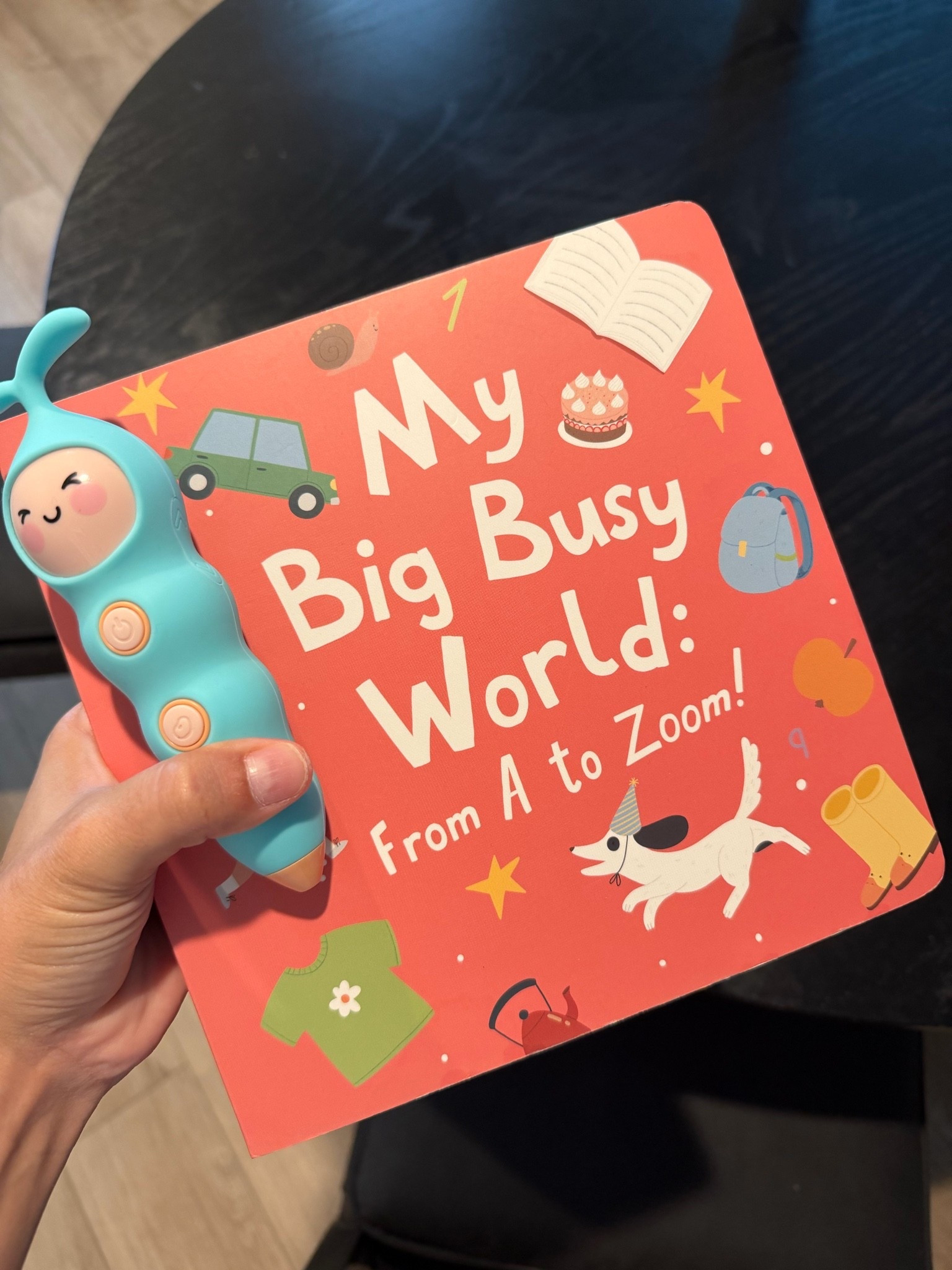 love this book that reads to the kids 
-
screen free activity, screen free activities, early reading, early educational toys

#LTKKids #LTKmomlife