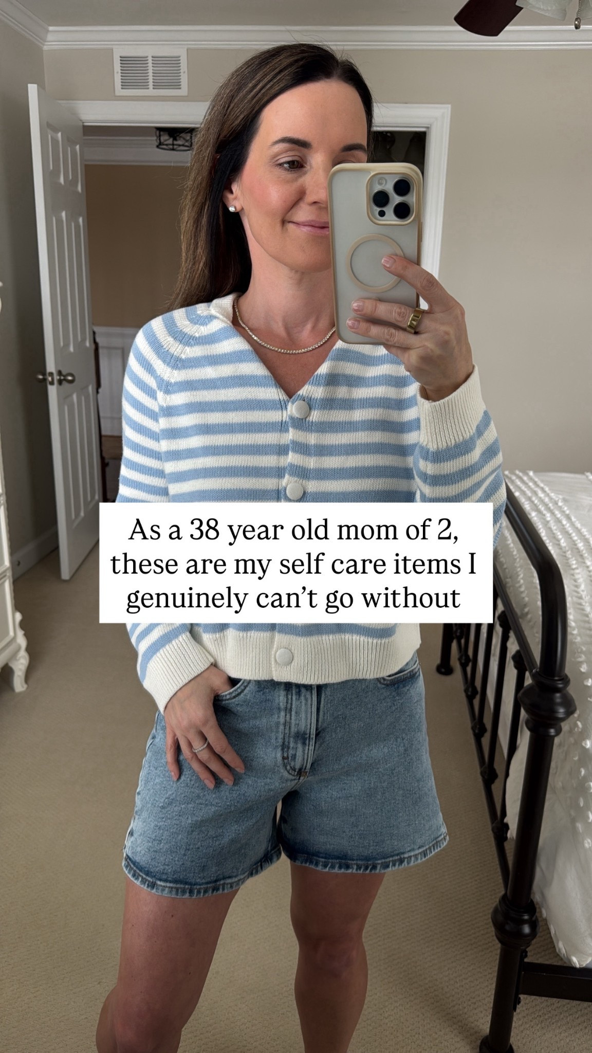 Oura ring fits one size up. I linked the Amazon dupe too. 
Shoes: fit tts
Red light mask- don’t pay full price, I have a link for 40% off. DM me! 

Divi promo code: LISA20