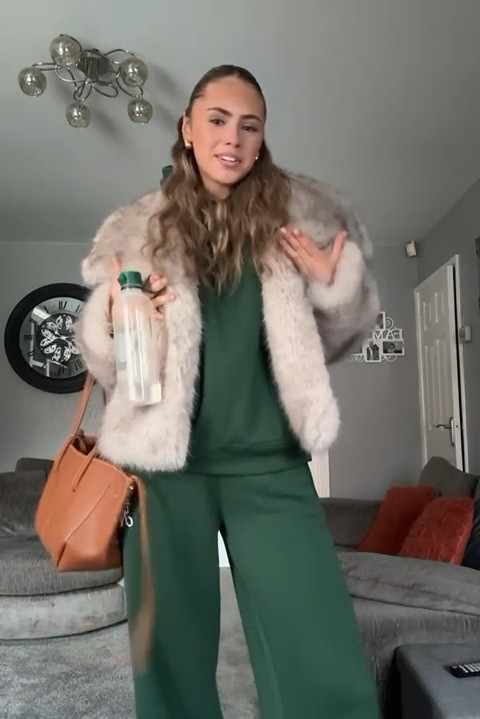 Cosy winter OOTD ❄️

White Fox faux fur jacket, Kaiia tracksuit set, Polène dupe

#LTKuk #LTKwinter