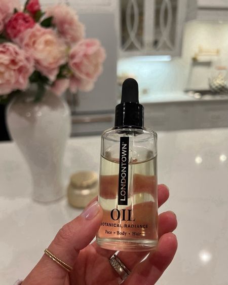 Sale alert!! Amazing botanical radiance oil from my favorite nontoxic beauty brand. I use it on my body (especially before and after shaving to prevent ingrown hairs), hands and hair. Another must have!! Smells heavenly too! 25% off SITEWIDE with code: MEM25

Clean beauty, nourishing skincare


#LTKSaleAlert #LTKBeauty