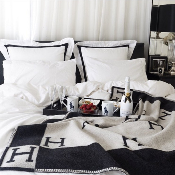 AIRI 53" x 67" Black Solid Turkish Wool Avalon Throw H Blanket - Walmart.com | Walmart (US)