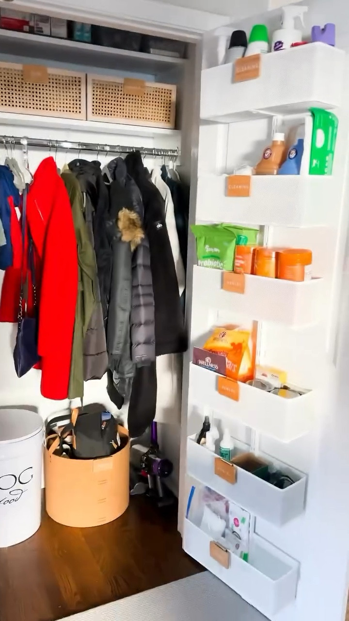 No Halloween Scaries Here 👻

When you open up your closet does it give you a fright? 😱 We can help banish all of the coat monsters, leaving you with nothing but sweet treats 🍭

We hope everyone has a safe and Happy Halloween! 🎃 

November is filling up, click the link in bio to get on our calendar! 📆 
.
.
.
.
.
#organizewithmarie #fairfieldcountyct #connecticutlife #organizingtips #connecticutliving #connecticutgram #ctsmallbusiness #203local #organizedhome #fairfieldcounty #fairfieldcountymoms #greenwichct #hometips #professionalorganizer #getorganized #organizinghacks #homeorganizer #homeorganizing #womeninbusiness #smallbusiness #smallbusinessowners 
#closetorganization #closetorganizing #happyhalloween☠️