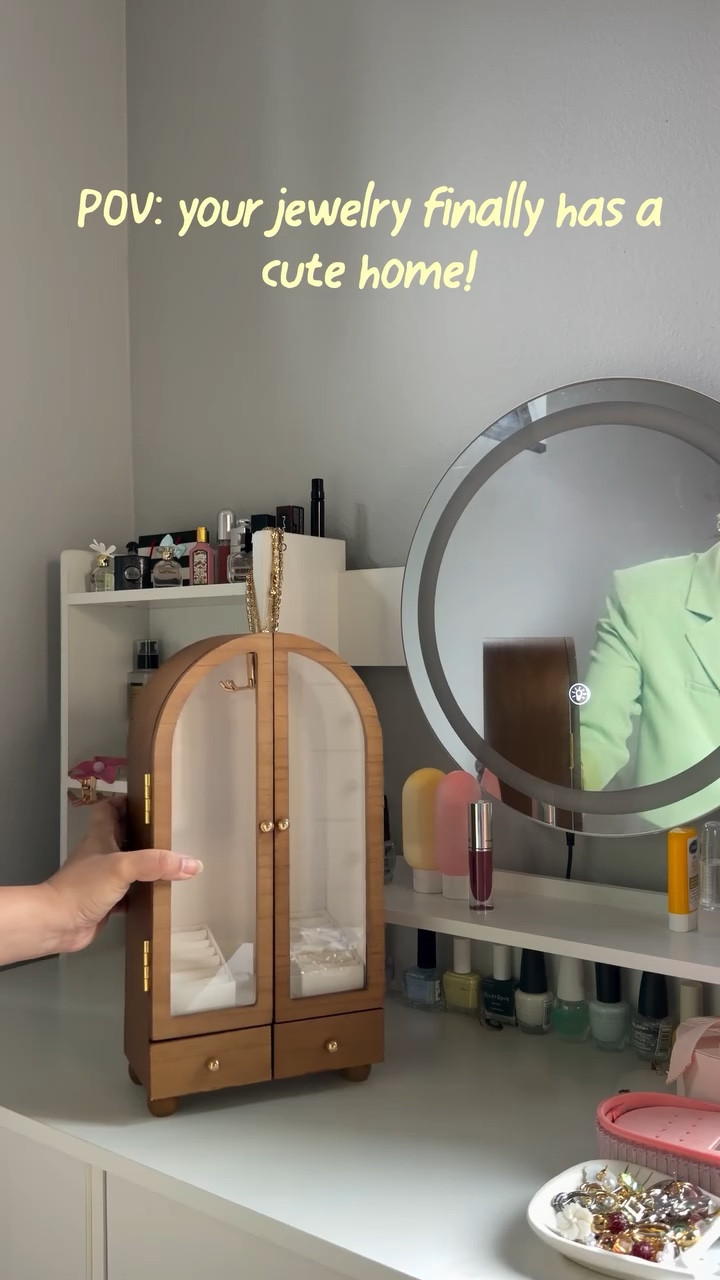 If your jewelry is always tangled… you need to see this Target find💗

#homedecor #jewelry #jewelryorganizer #targetfinds #targetdoesitagain