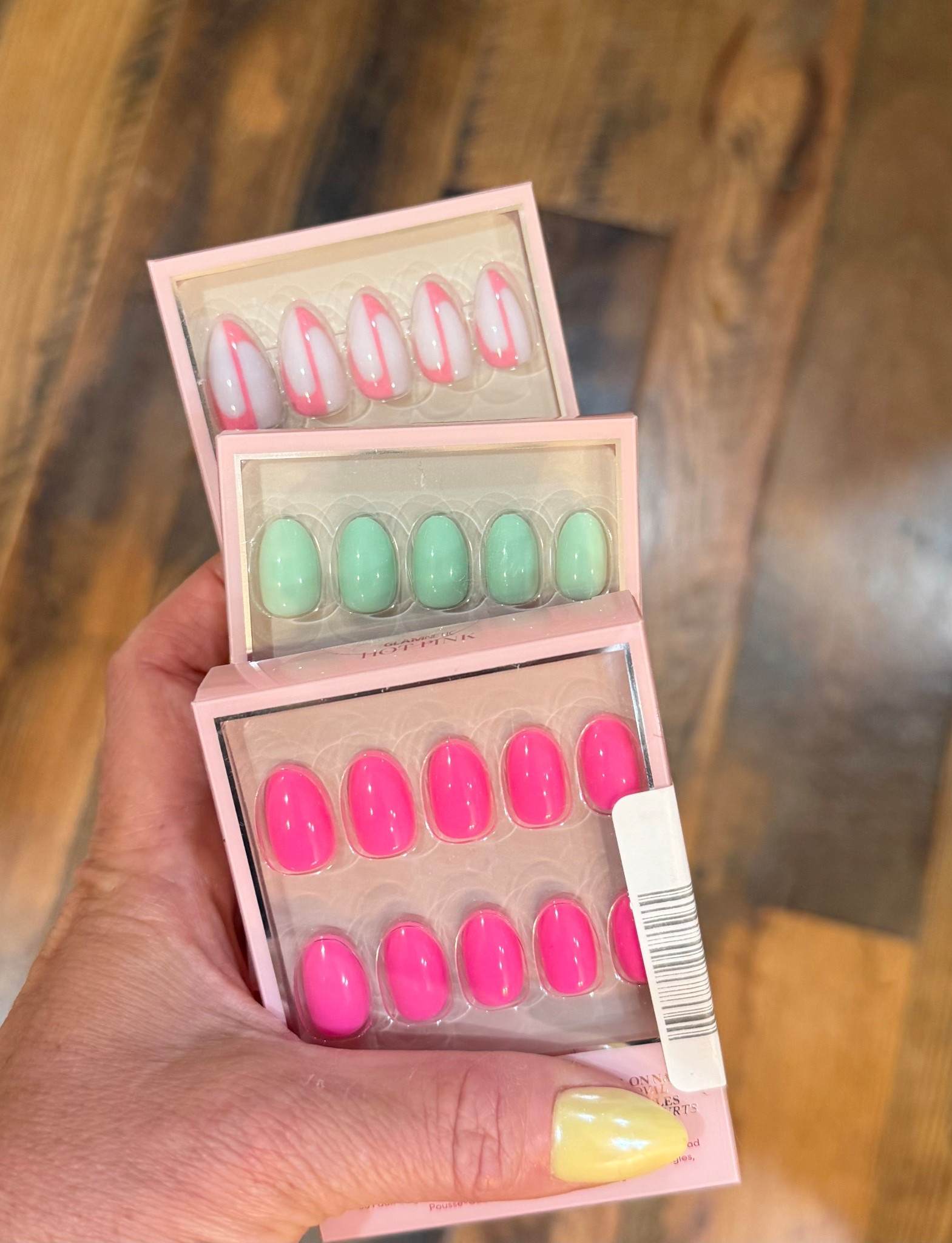 New sets just arrived. These colors 🤌🏼

#LTKselfcare #LTKBeauty #LTKgrwm