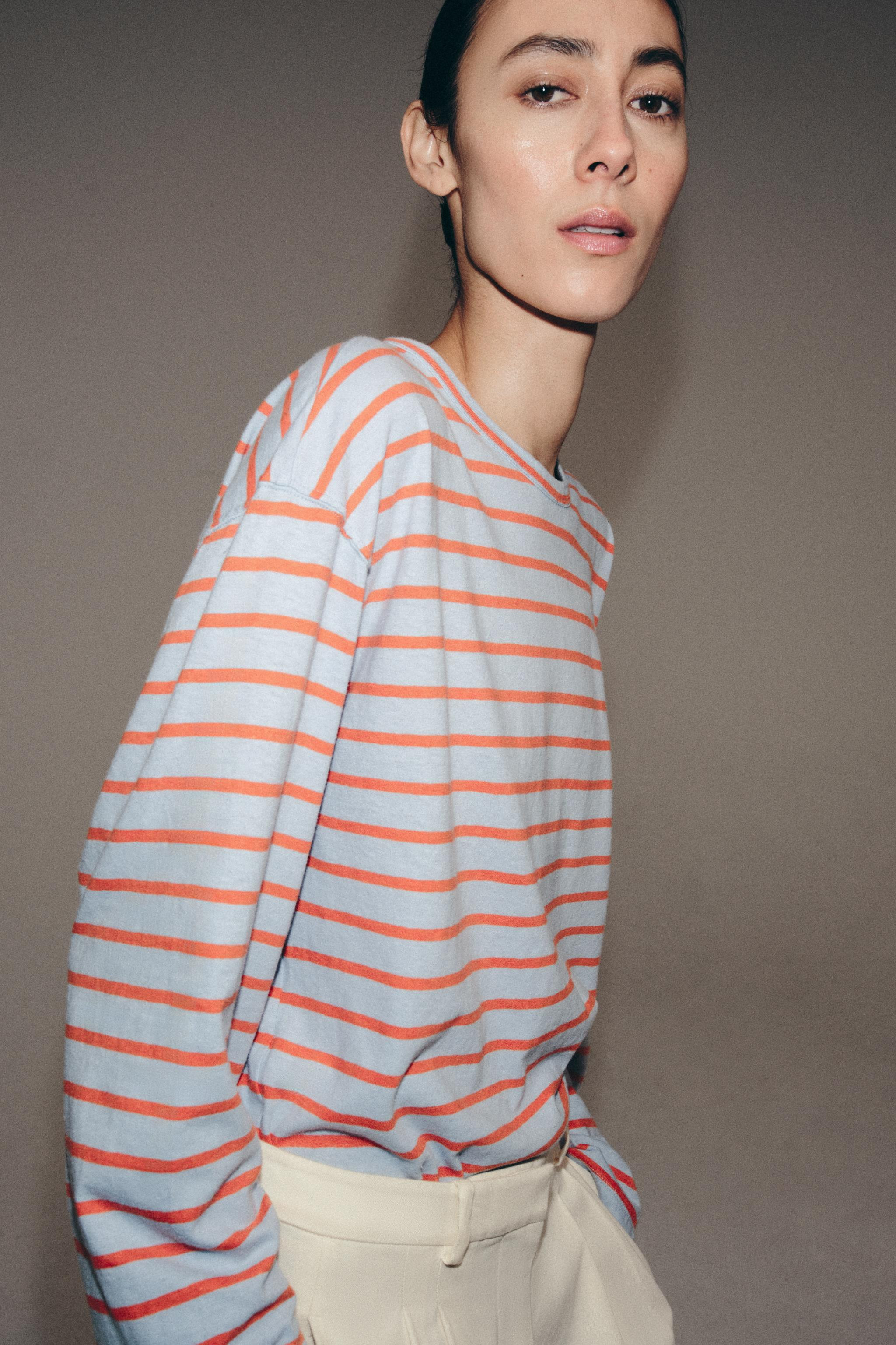 STRIPED COTTON AND LINEN T-SHIRT | Zara US