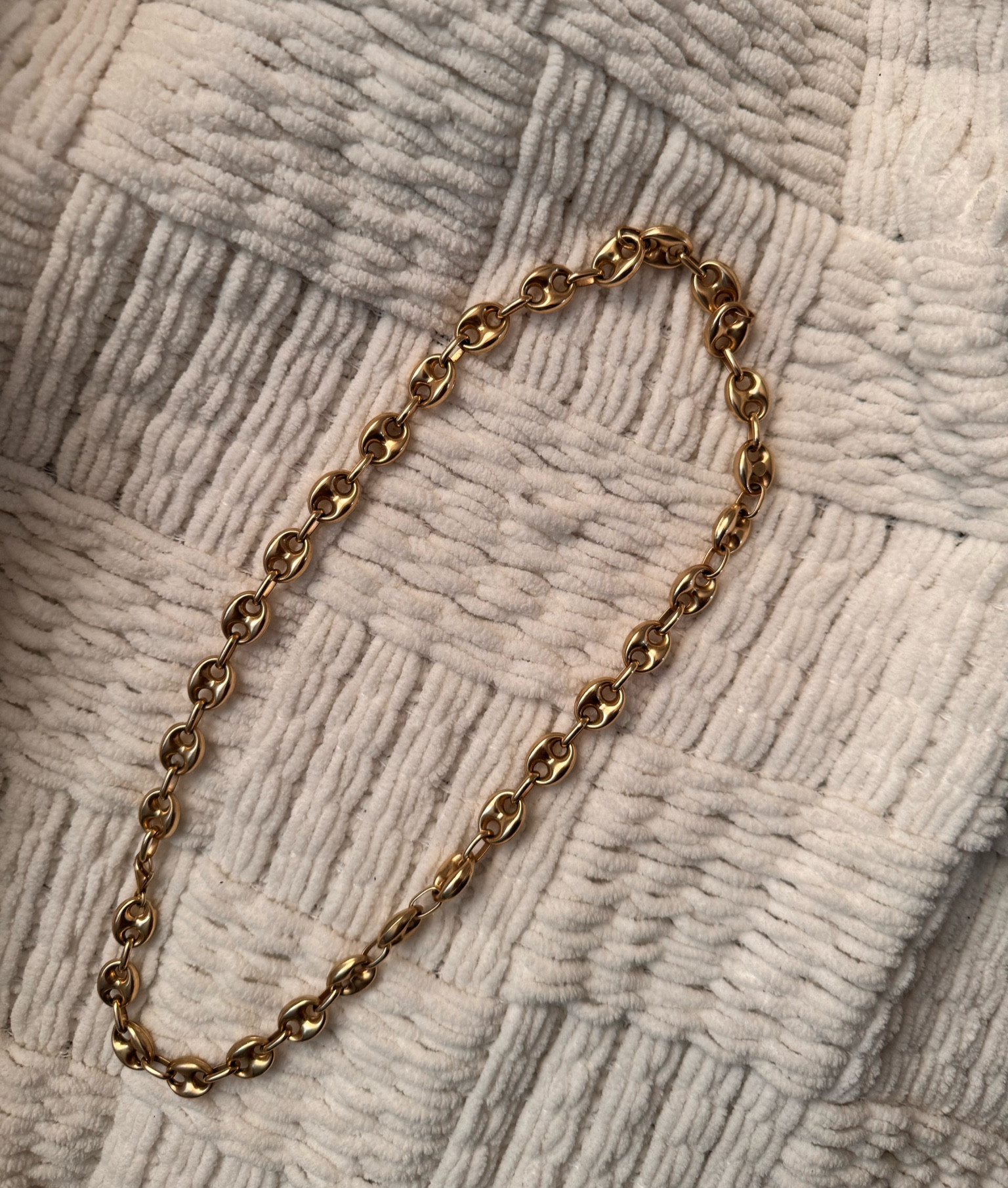 Finally found a similar necklace to the one we are all obsessed with 🔗 

Necklace Length: 26inches 

#LTKStyleTip