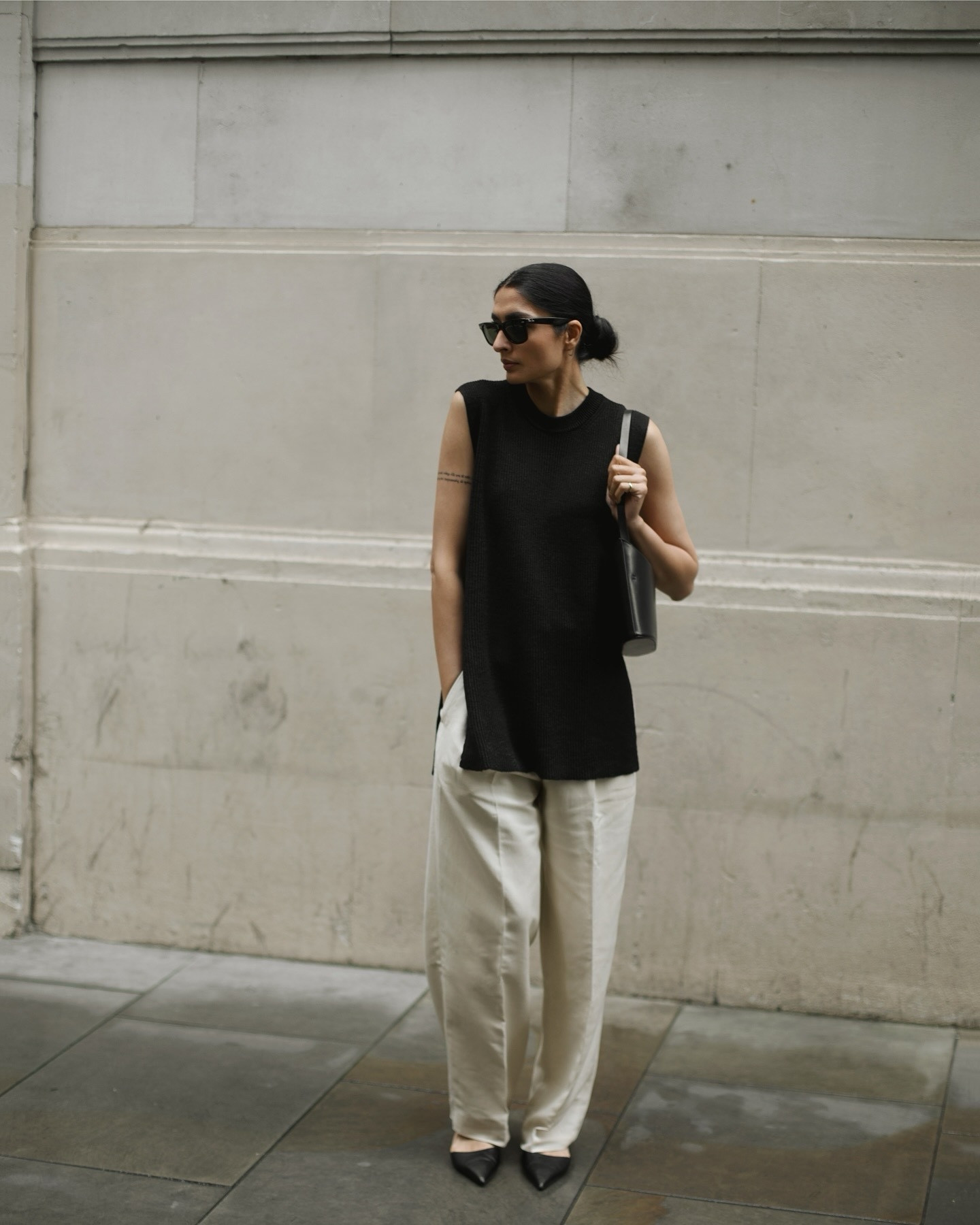 Always love some black & beige in summer, looks so chic & sophisticated with minimal effort🖤

#capsulewardrobe #capsulecloset #minimalstyle #minimalstreetstyle #minimalfashion #cos #cosbyyou #streetstyle #streetstyleluxe #streetstyleinspiration #wardrobestaples #wardrobeclassics #linentrousers #linen

#LTKstyletip #LTKsummer #LTKuk