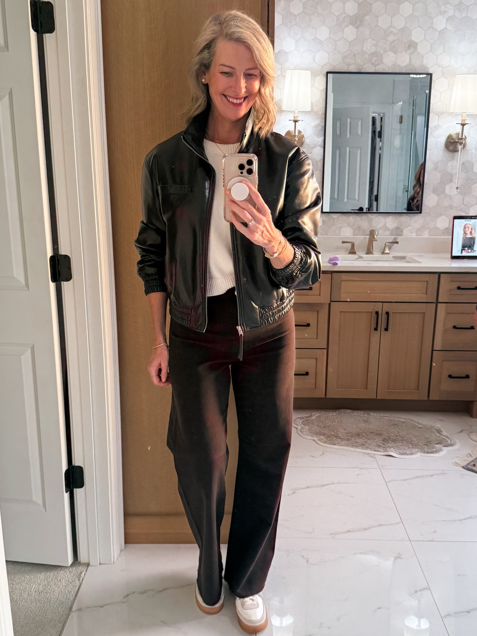 Obsessed with these chocolate @pistoladenim jeans.. the high rise and length are perfect for taller gals….im always in between sizes or sized to the larger and they fit like a glove 

#LTKStyleTip #LTKOver40 #LTKTall