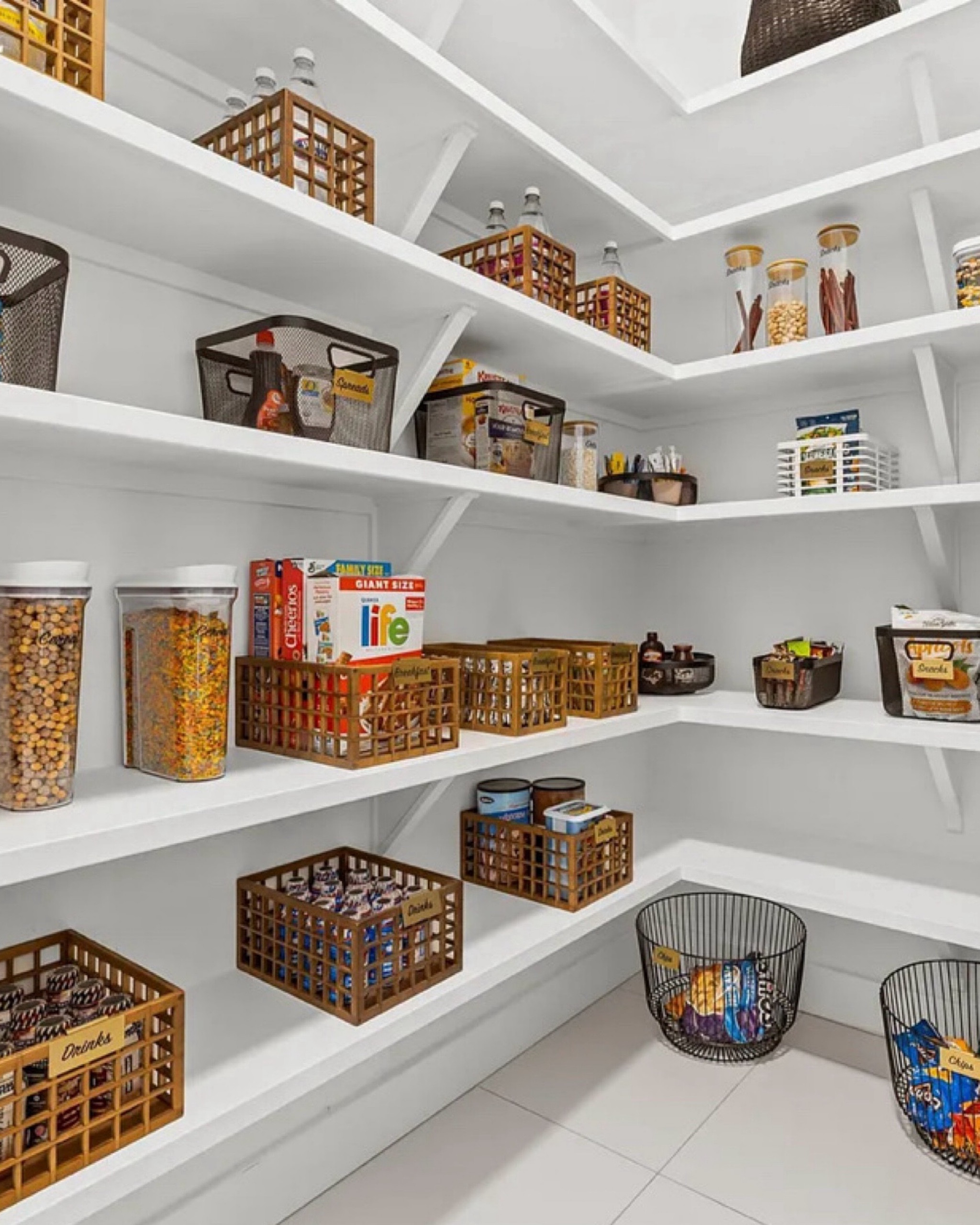 Simplify Your Pantry Setup with Our Must-Haves Organization for Kids! 

Upgrade your pantry game with our top picks:
1. Clear storage containers
2. Bins in Sections
3. Easy Grab and Go Options

Say goodbye to pantry chaos and hello to effortless organization!

#LTKhome