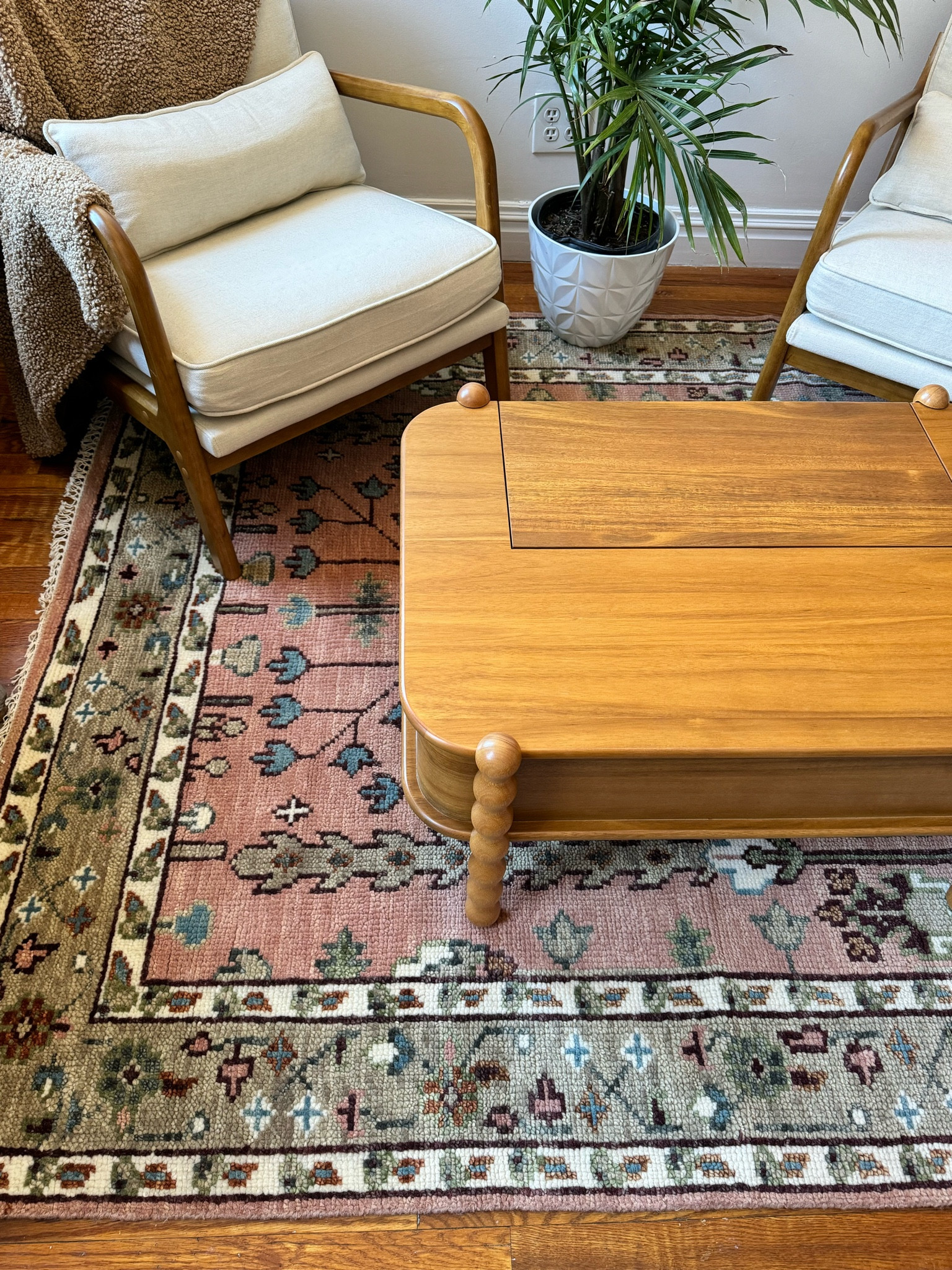 Living Room Space / Wood Spindle Leg Coffee Table / Chairs / Home Decor / New York Living

#LTKfindsunder100 #LTKhome