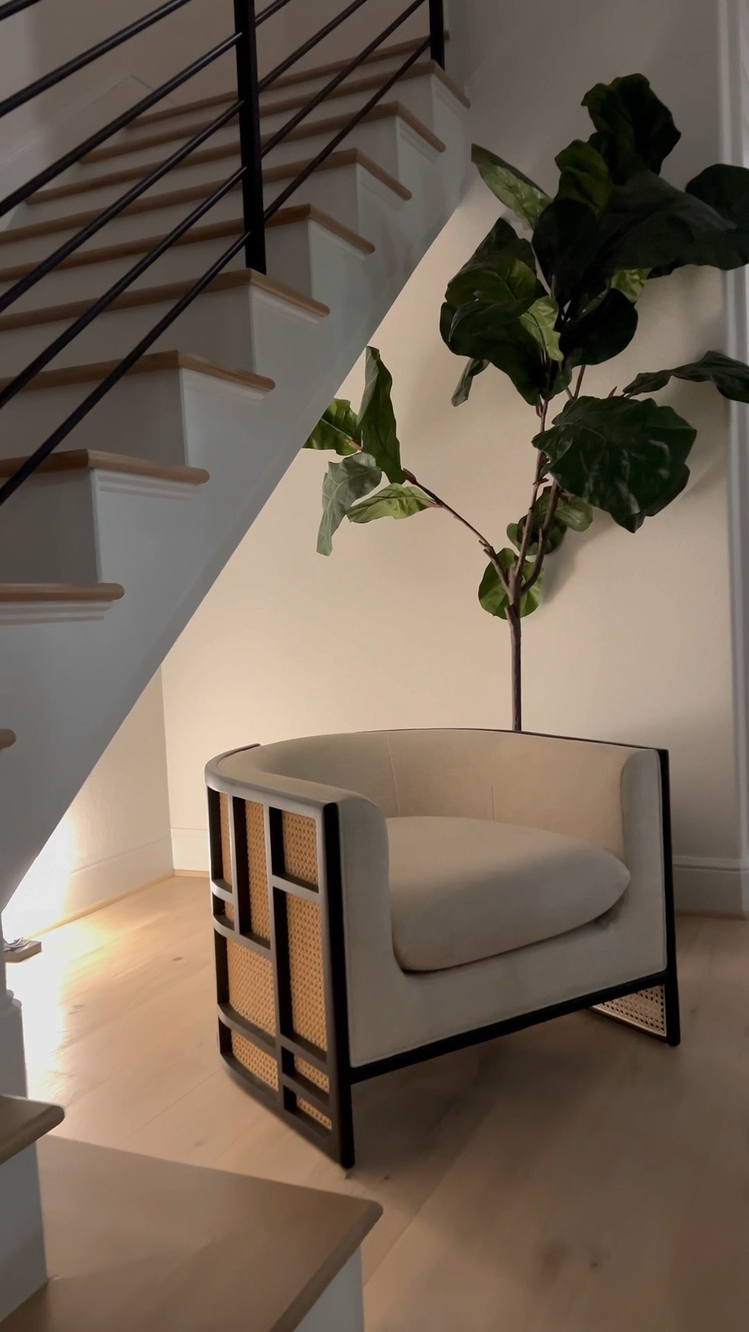 🤎
I'm loving my accent chair!  It's super easy to clean and has proven to be very sturdy. I highly recommend it for its style, durability, and low maintenance. It's a great addition to any home!

#LTKVideo 

#LTKHome #LTKSaleAlert #LTKStyleTip