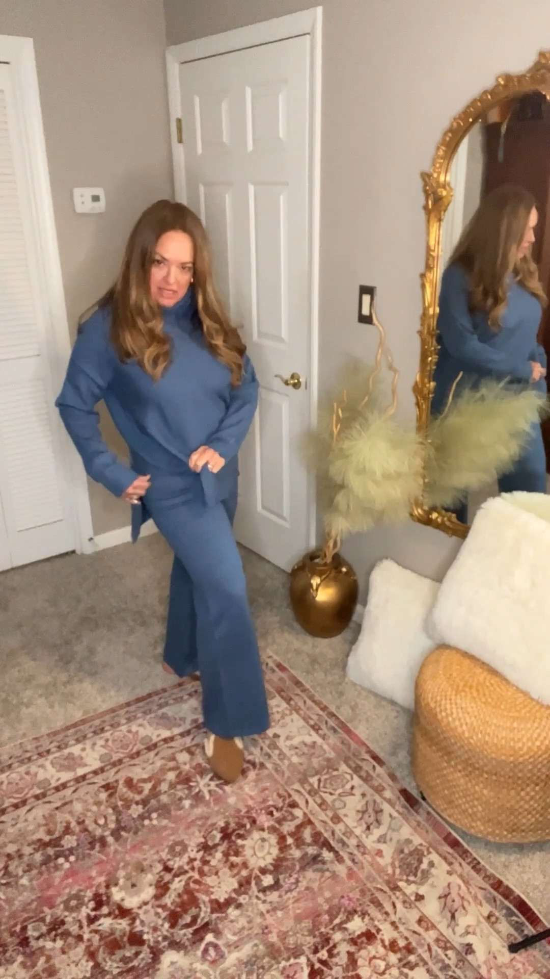 2 piece turtle neck tunic and drawstring pants. The perfect weekend luxe set. 

#LTKTravel #LTKMidsize #LTKWorkwear