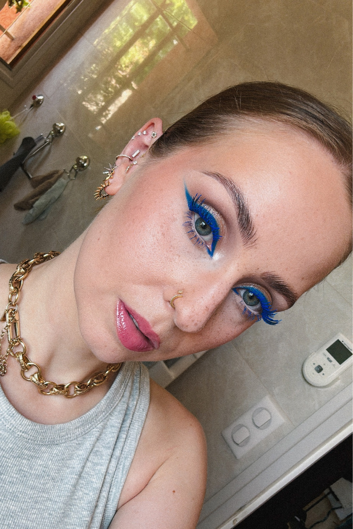 Liner bleu blue eyeliner ysl beauty mascara lash clash électrique electric blue maquillage makeup été Summer Baume lèvres taches de rousseur freckles skin eyebrows sourcils Marion Cameleon #marioncameleon 

#LTKstyletip #LTKbeauty #LTKeurope