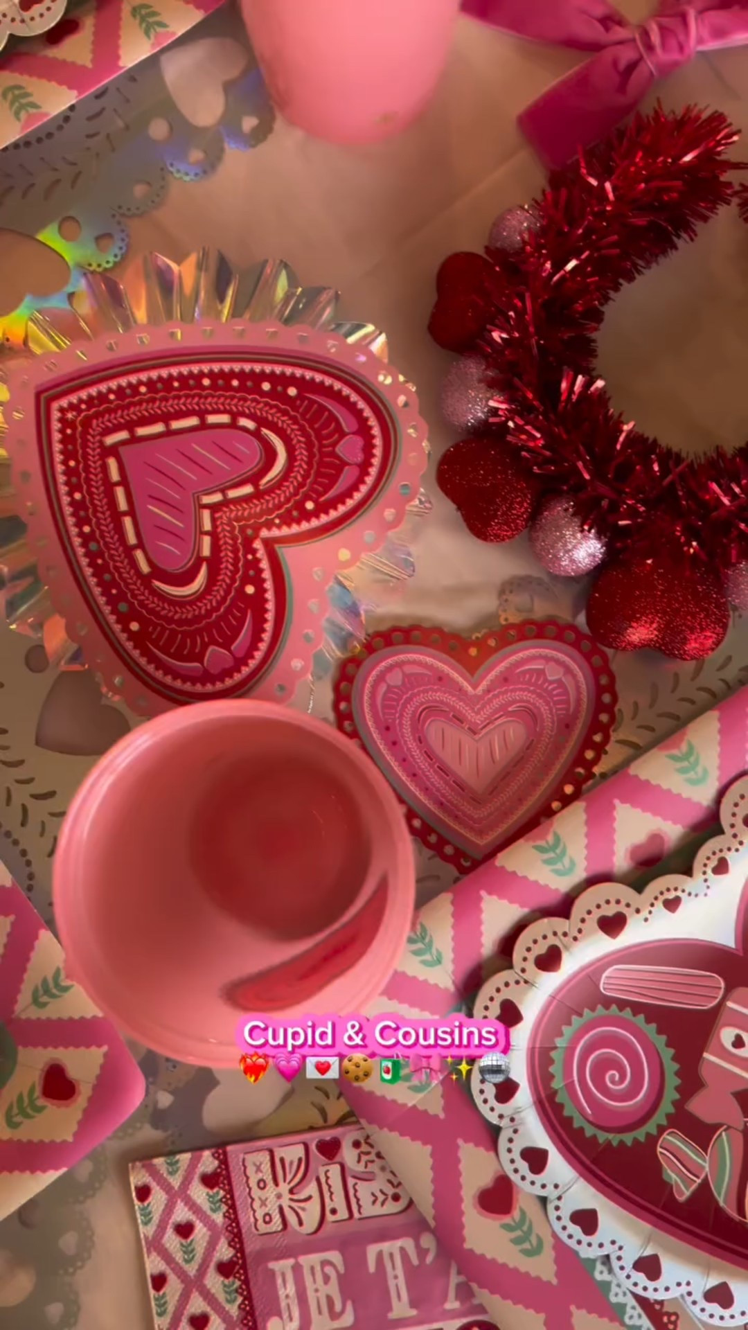 Cupid + Cousins Valentine’s Day party 😚💌💗

Any excuse to get together with family we take it!!! Especially if it involves sweet treats & cute decor 🤭 

#valentinesday #valentinesdayparty #partyinspiration #partyinspo #packedparty