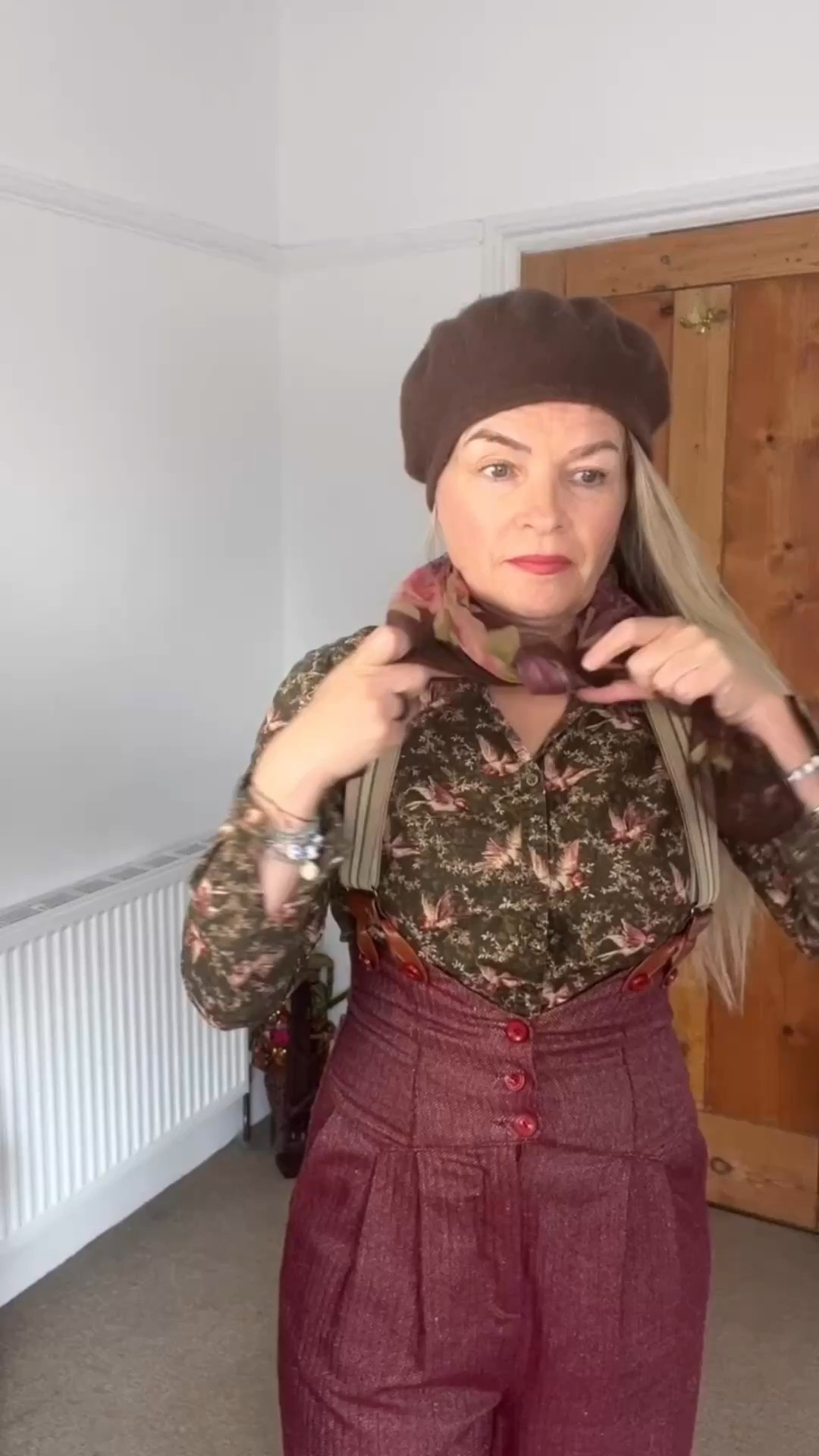 Don’t ignore your colours | The three colour rule 🎨 Your colour palette is everything. See how choosing the right colour combinations instantly elevates your look—and how clashing colours can work against you. Master the three colour rule to create cohesive, polished outfits that flatter your complexion and make getting dressed effortless.
Comment STYLE below to receive a DM with a link to book a private discovery call with me ⬇