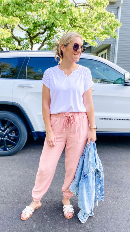 Light, airy and oh so comfy outfit for work. Everything is tts. 
Code KELLI10 works for the pants! 
Sizing: I’m in a small top & medium pants  

#LTKunder50 #LTKunder100 #LTKstyletip