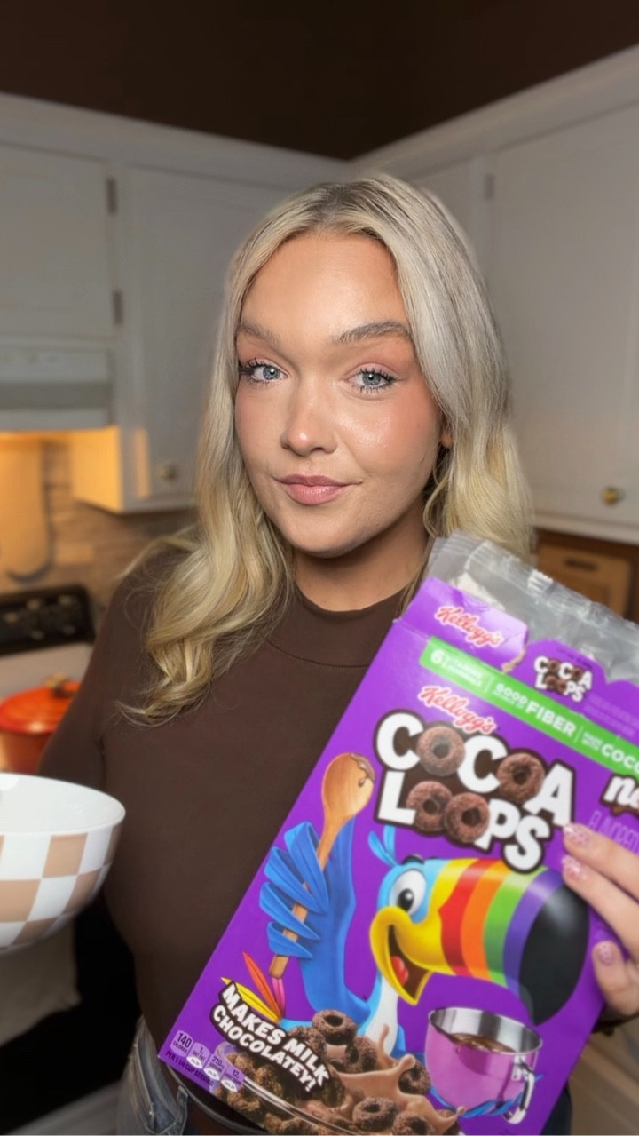 #CocoaLoopsPartner I’ve been on the go nonstop lately, so having something quick that still feels like a treat is a win 🙌

I tried the Cocoa Loops cups and honestly the chocolatey flavor surprised me — plus they’re easy to grab when I’m rushing out the door.

Shoutout to my fellow busy people… this one’s for us 🤎

@frootloops #ad