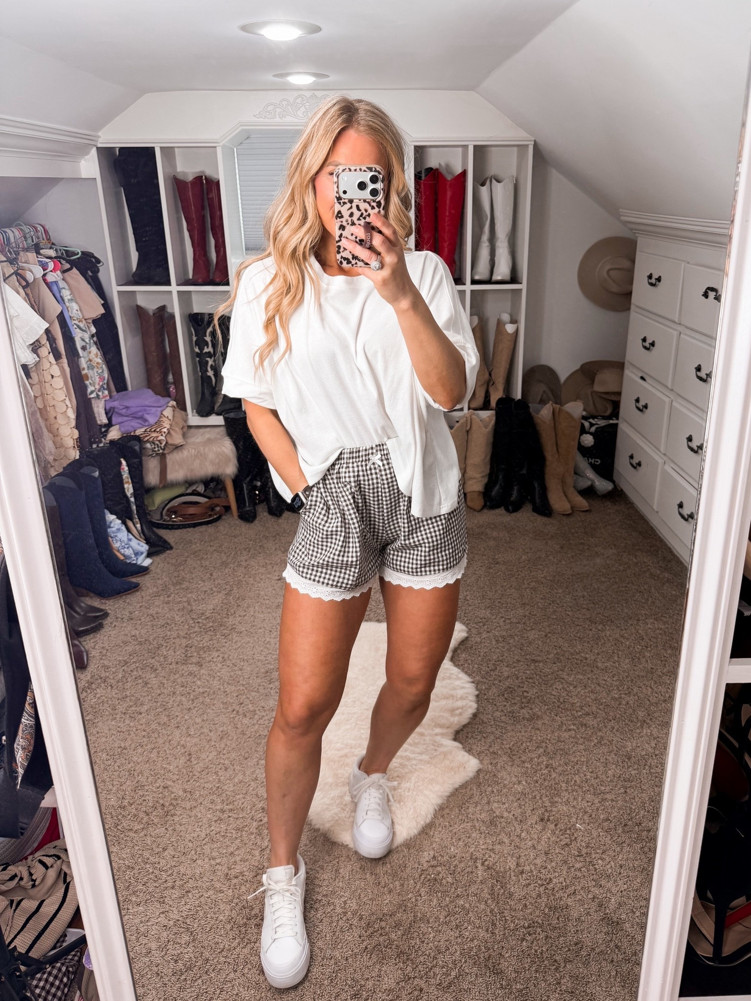 Amazon summer outfit idea!

Boxer shorts outfit, spring outfit, neutral spring outfit, summer outfit, neutral summer outfit, casual summer outfit
