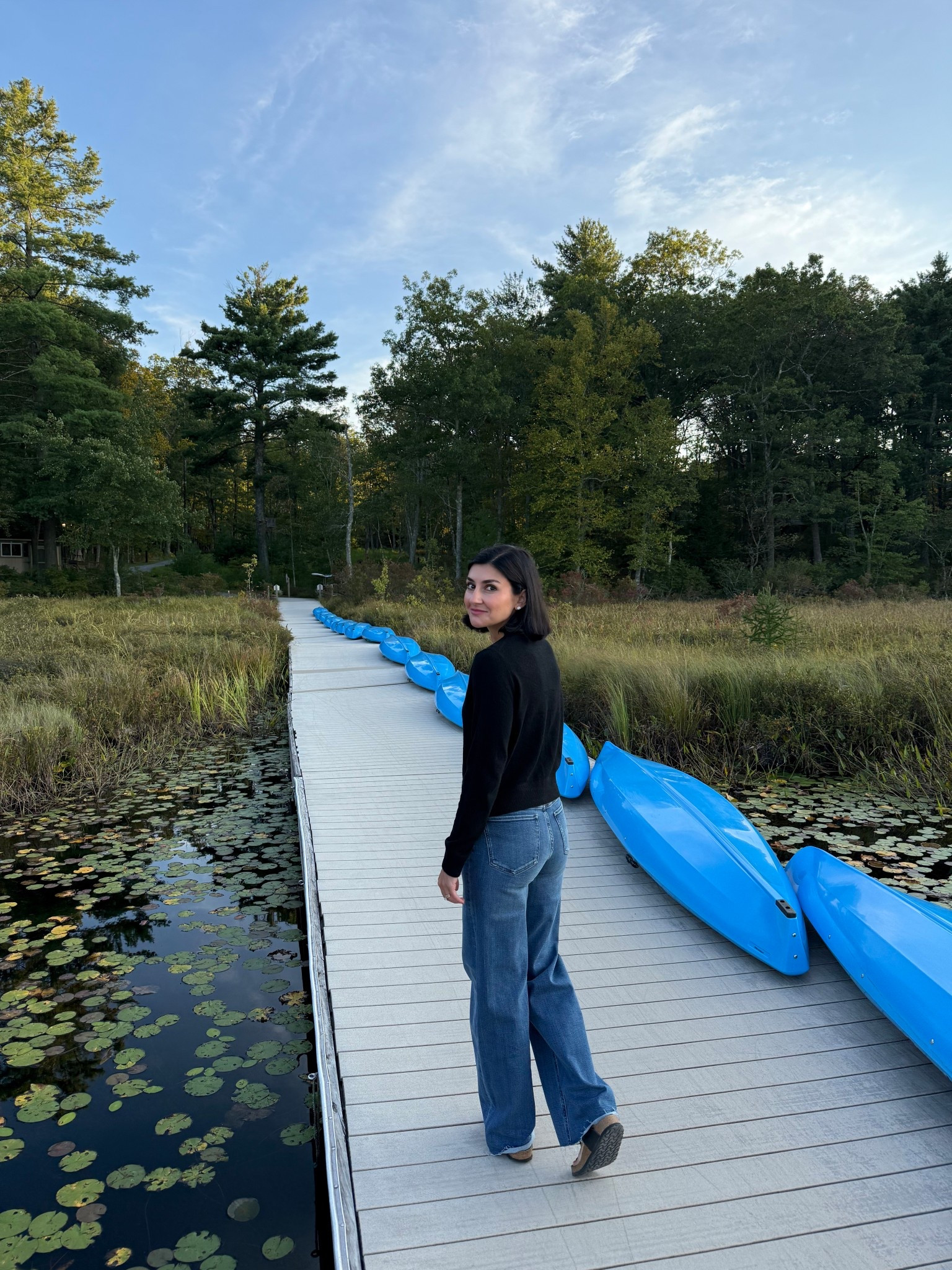 A fall night in the poconos 🍂 xs sweater, size 25 x 32 jeans - TTS

#LTKPetite #LTKFindsUnder100 #LTKSeasonal