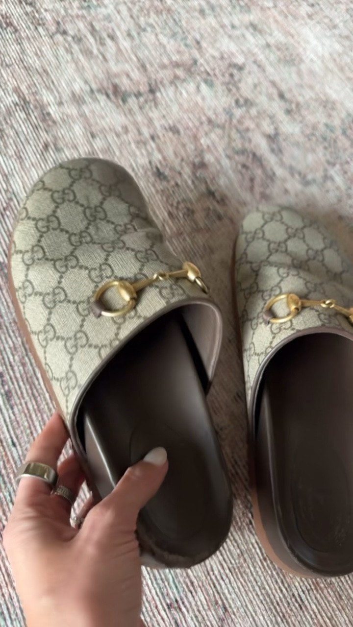 My most worn clogs are back in stock!obsessing over these! 