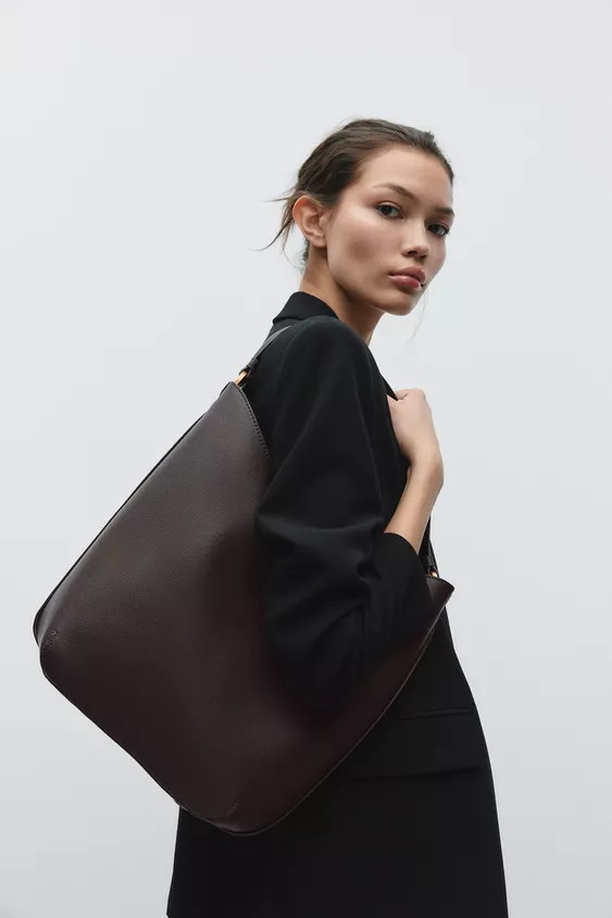 Shoulder bag. Metal appliqué detail on the handle. Magnetic clasp closure. Wallet with removable... | Zara US