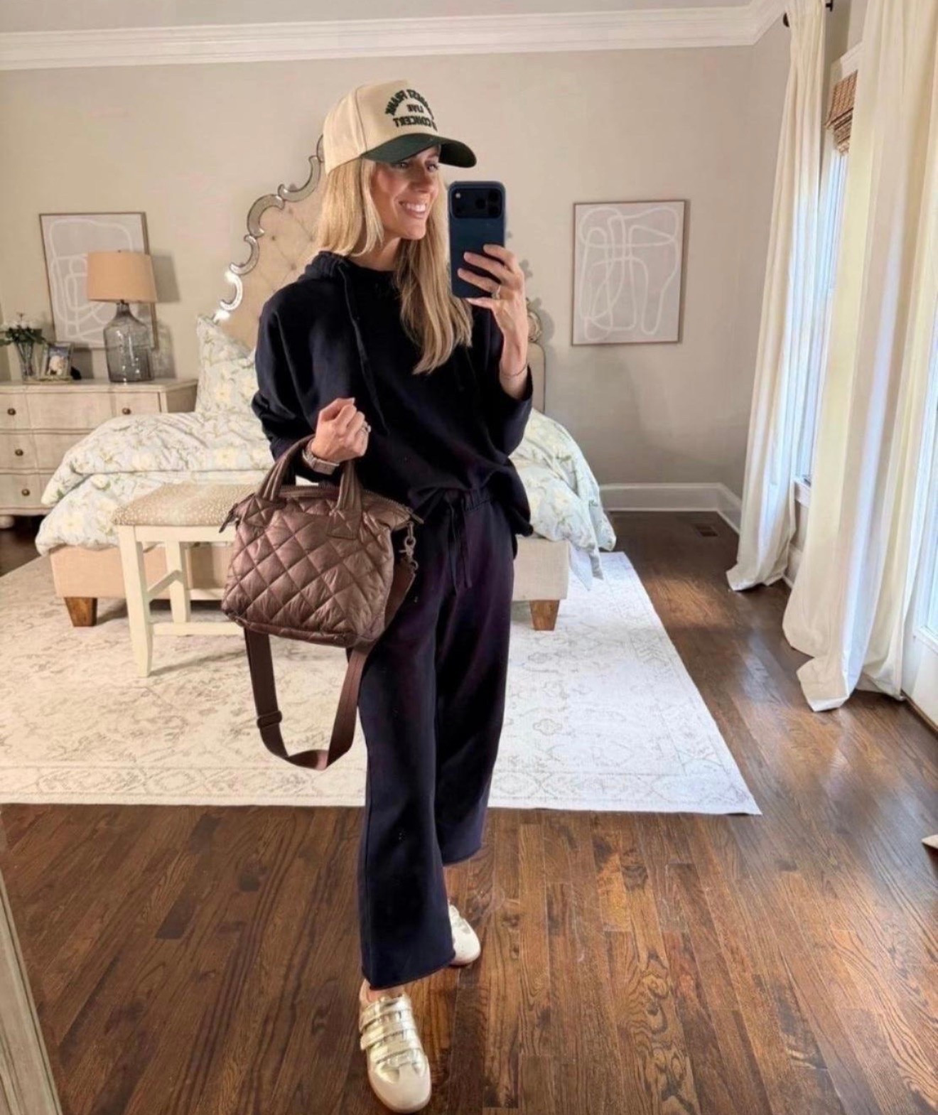 This set is super lightweight and great for early fall weather, I’ve been wearing it on repeat! This bag is mom approved bc it holds ALL the things but it still super lightweight, it comes in 7 colors too!