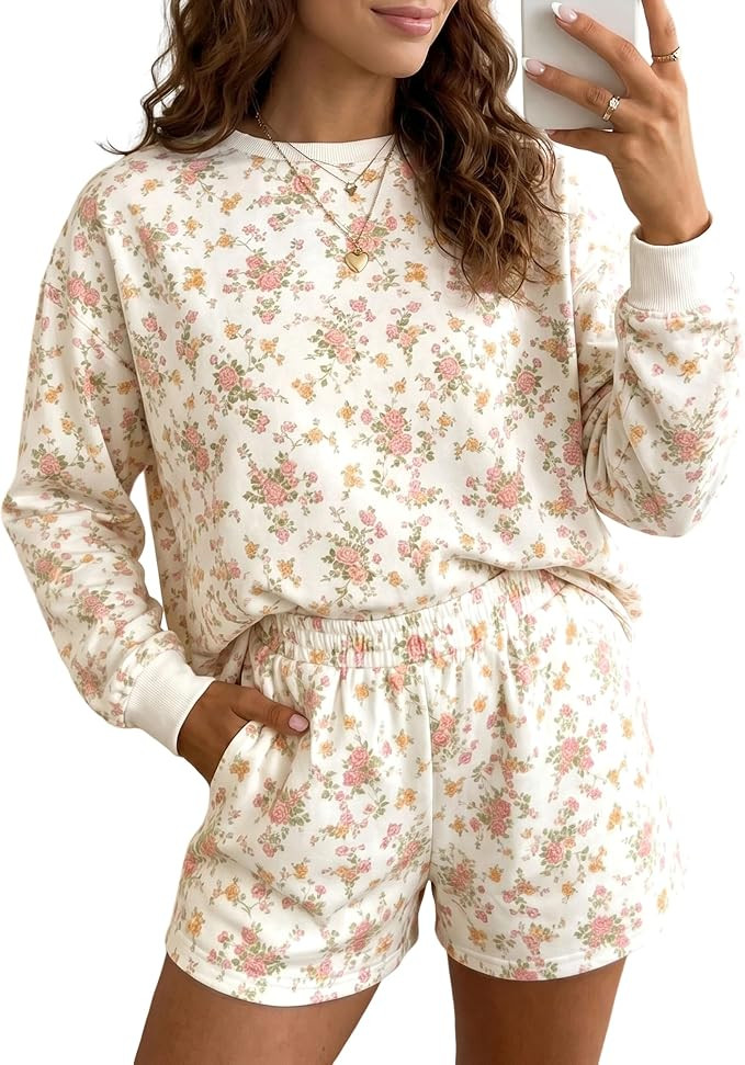 SELINK Women 2 Piece Outfits Sweatsuit Casual Pullover and Shorts Sets | Amazon (US)