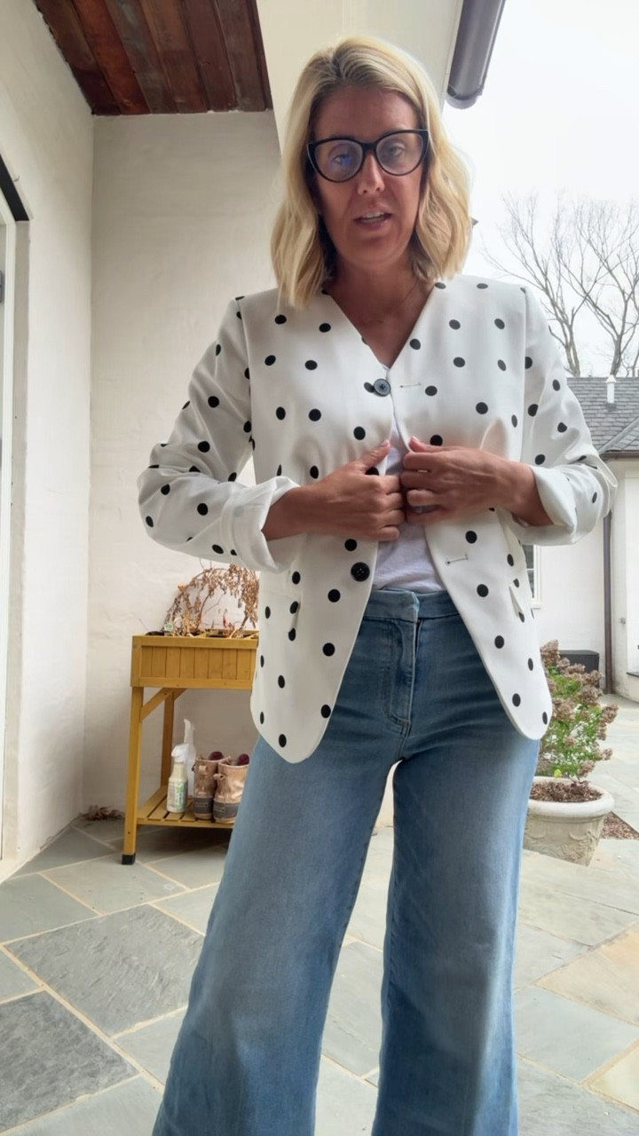Work from home look…isn’t this blazer so cute? 
Blazer - small
Tee - xs
Jeans - 26P

#LTKdayinmylife #LTKWorkwear #LTKmomlife