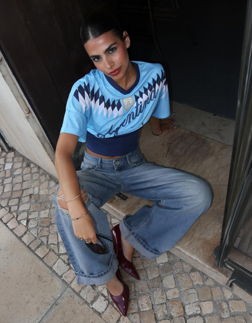 T-Shirt mit Taillenbund \u2013 Argentinien FIFA WORLD CUP\u2122 - Damen | Bershka DE