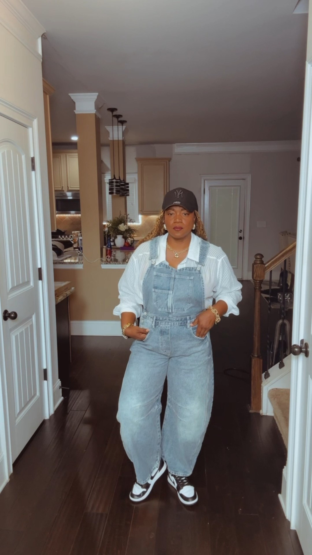 Big fit energy 💥 Rockin’ my Free People barrel overalls like a true streetwear queen 👑 Threw on an oversized tee, my NY Yankees cap 🧢 and laced up the Jordan 1s 🔥 Comfy, cool, and definitely main character vibes 💯

#OOTD #StreetStyle #CLUVFinds #FreePeopleStyle #JordanOnes #YankeesVibes #UrbanChic #OversizedFit #LTKStyle #DopeFits #CLUVStyle #FashionBaddie #StyleWithSwag 🖤👟🧢

#LTKStyleTip #LTKOver40 #LTKBeauty