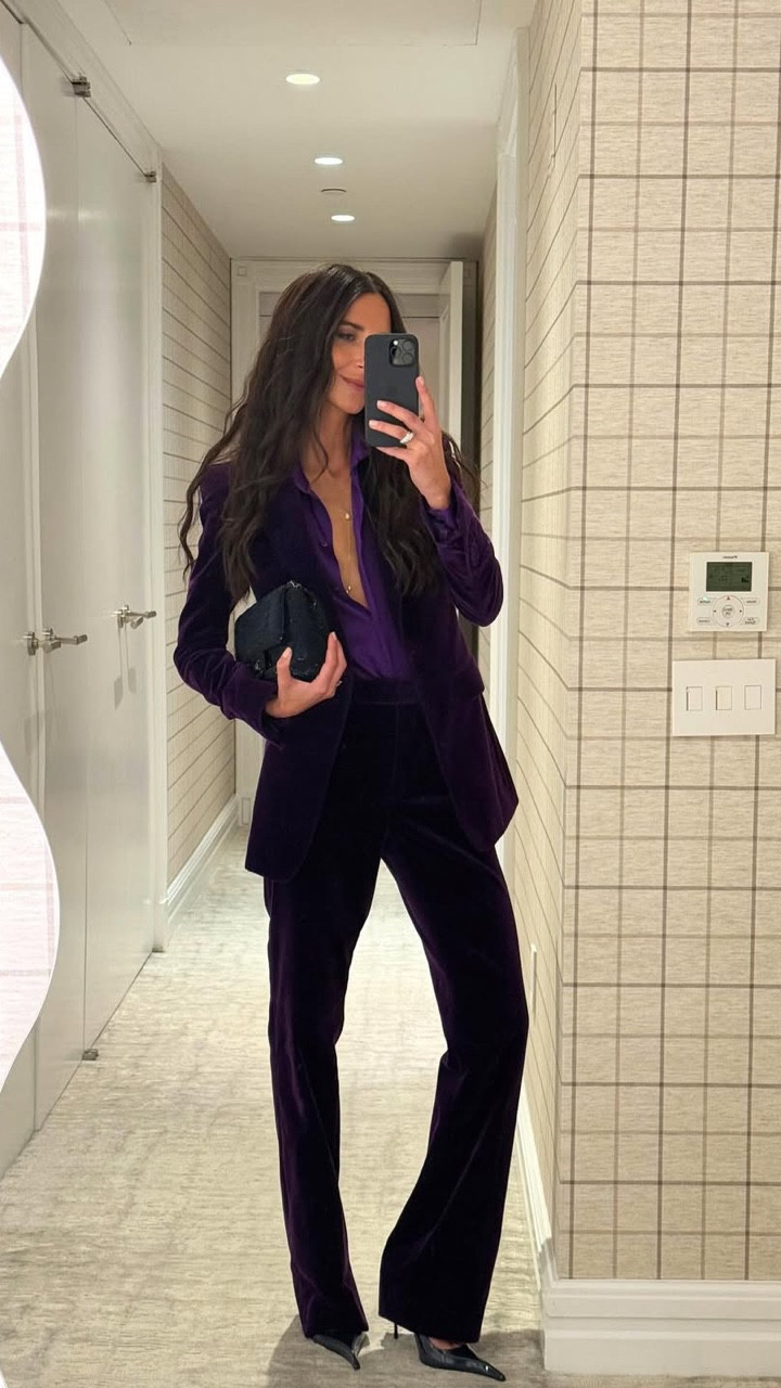 A purple velvet suit for the holidays 🕺