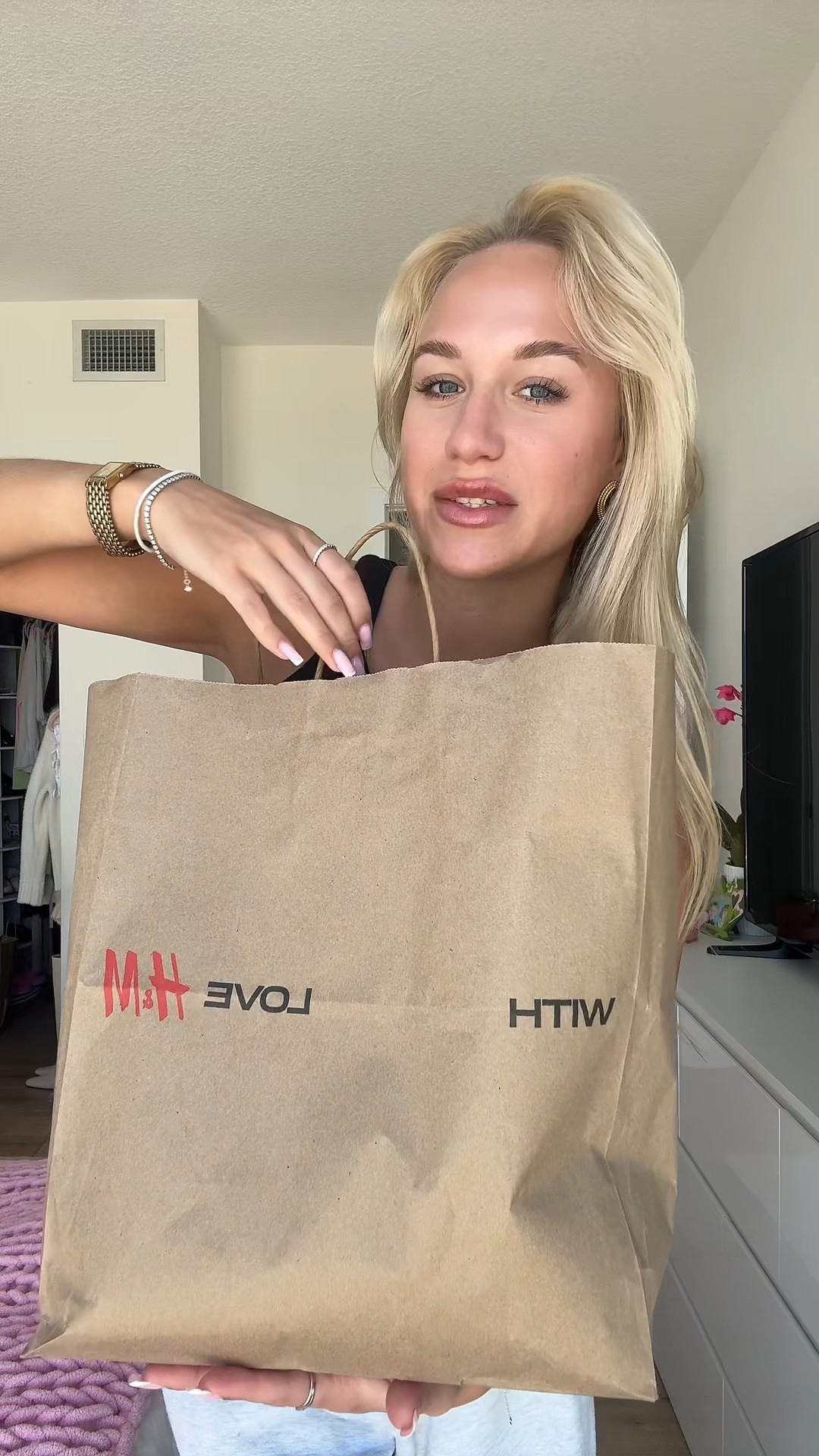 If you are sweatpants lover this video for you! Super comfortable and light material pants for summer days🤍

#LTKU #LTKStyleTip