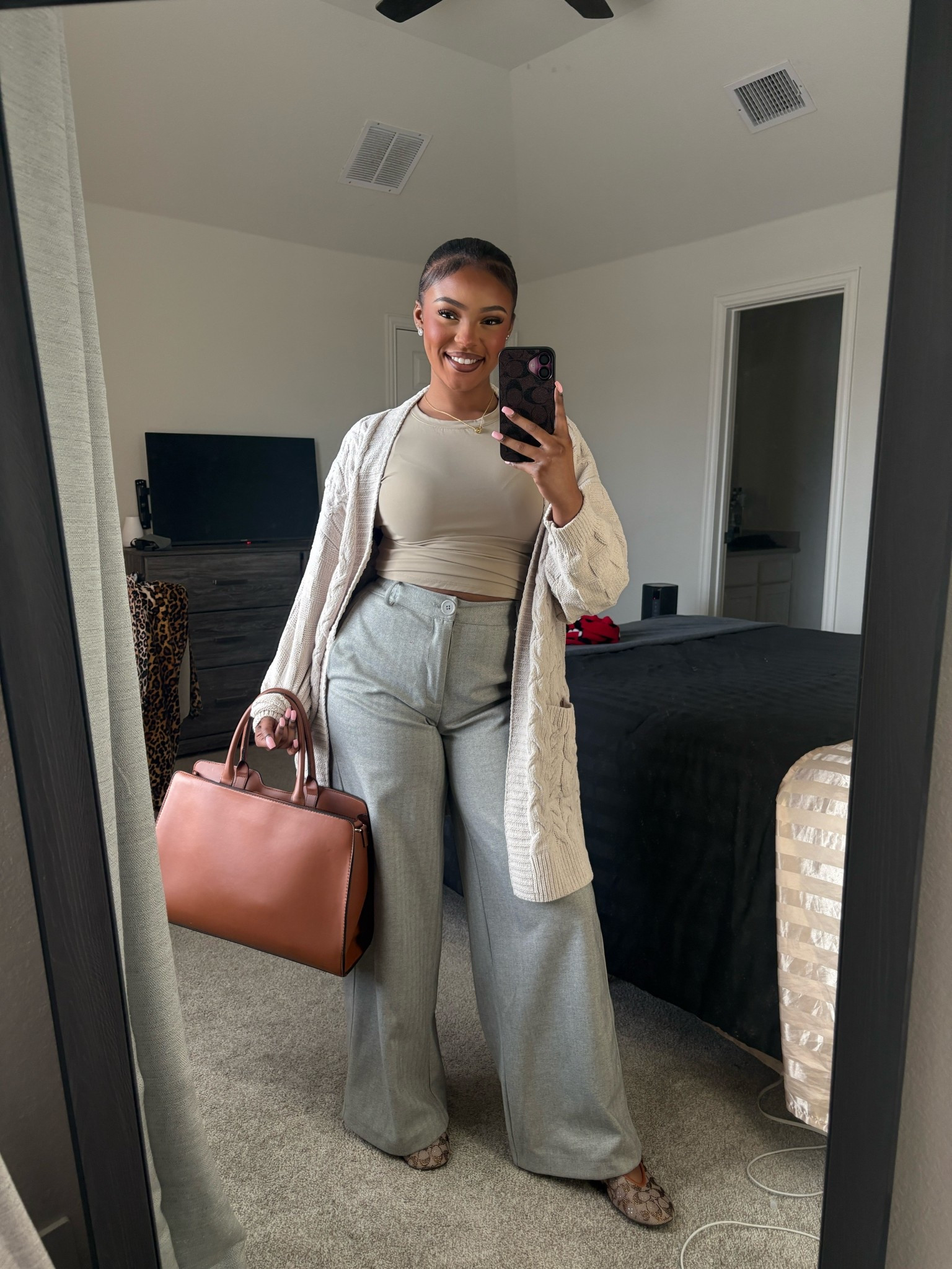 Work outfit when I’m in office 🤍

For exact item matches message me on TikTok or IG @simi.duh 

#ootd #fashion #fashioninspo 

#LTKdayinmylife #LTKgrwm #LTKMidsize