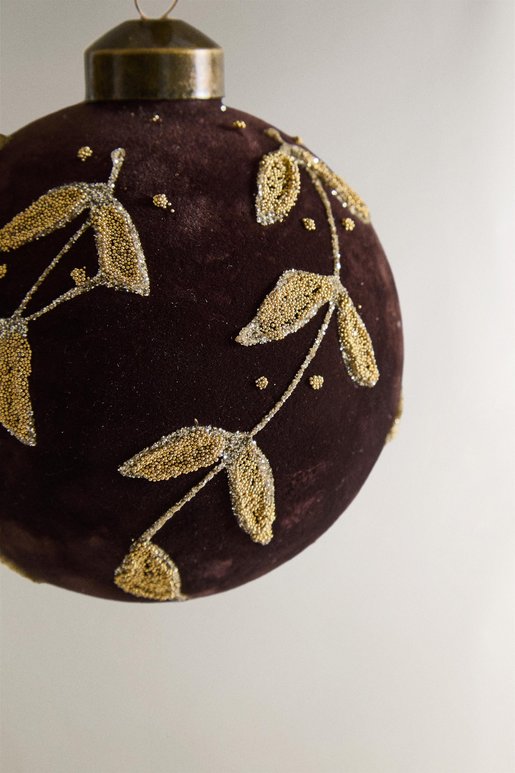 VELVET AND LEAF PRINT CHRISTMAS TREE BALL ORNAMENT | Zara US