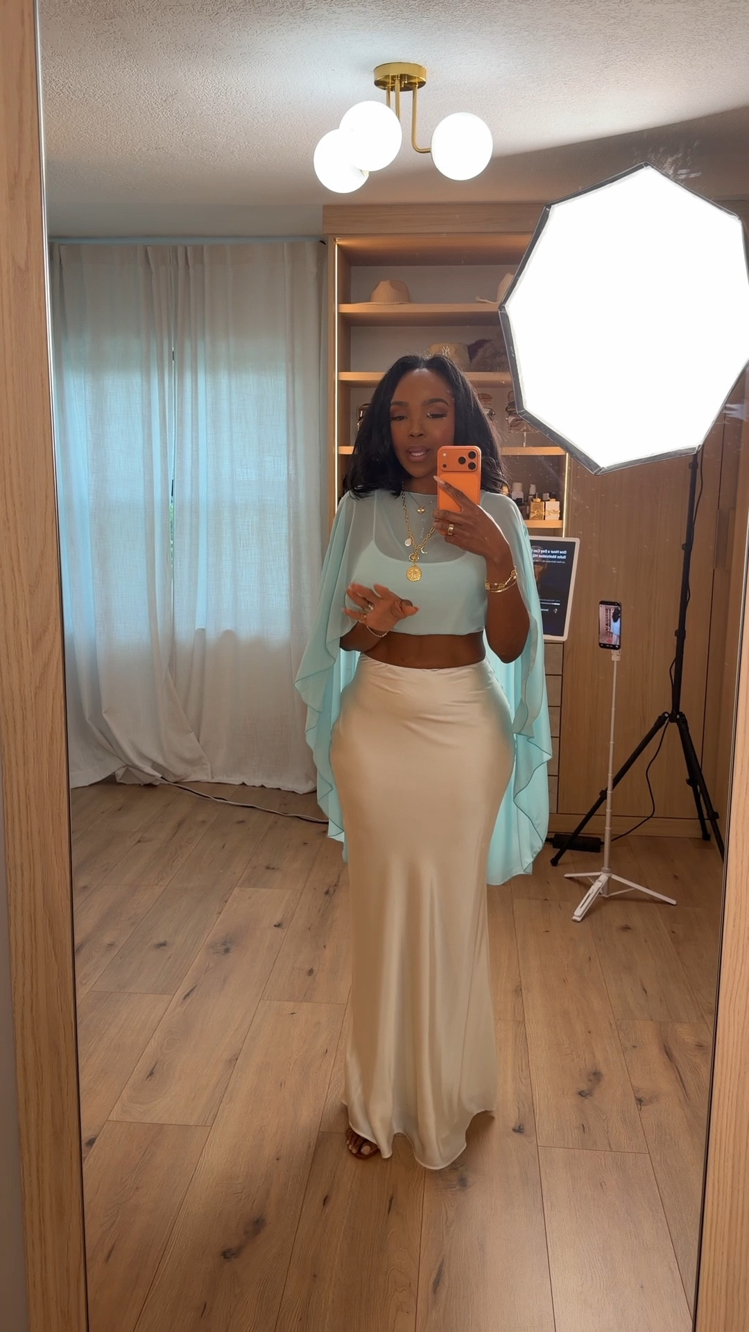 Scroll to shop this elegant skirt set outfit. Perfect for vacations, brunch, or a chic summer evening look.

Measurements: 5'4", 138 lbs, 34D bust, 27" waist, 40" hips