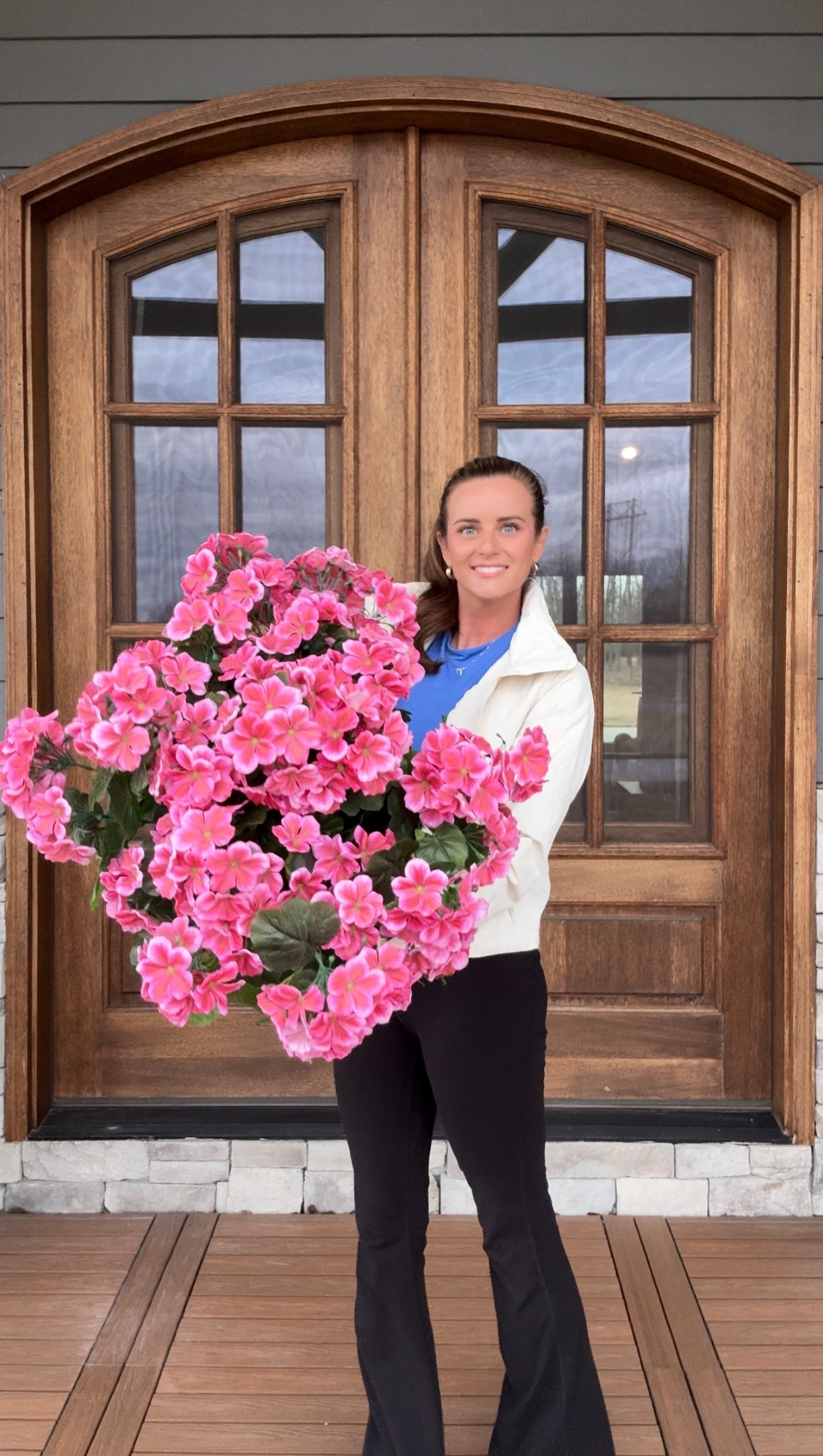 Outfit links to the latest outdoor plants reel! Wearing a Small in the lululemon cropped windbreaker jacket. I’m linking the full length version also! 