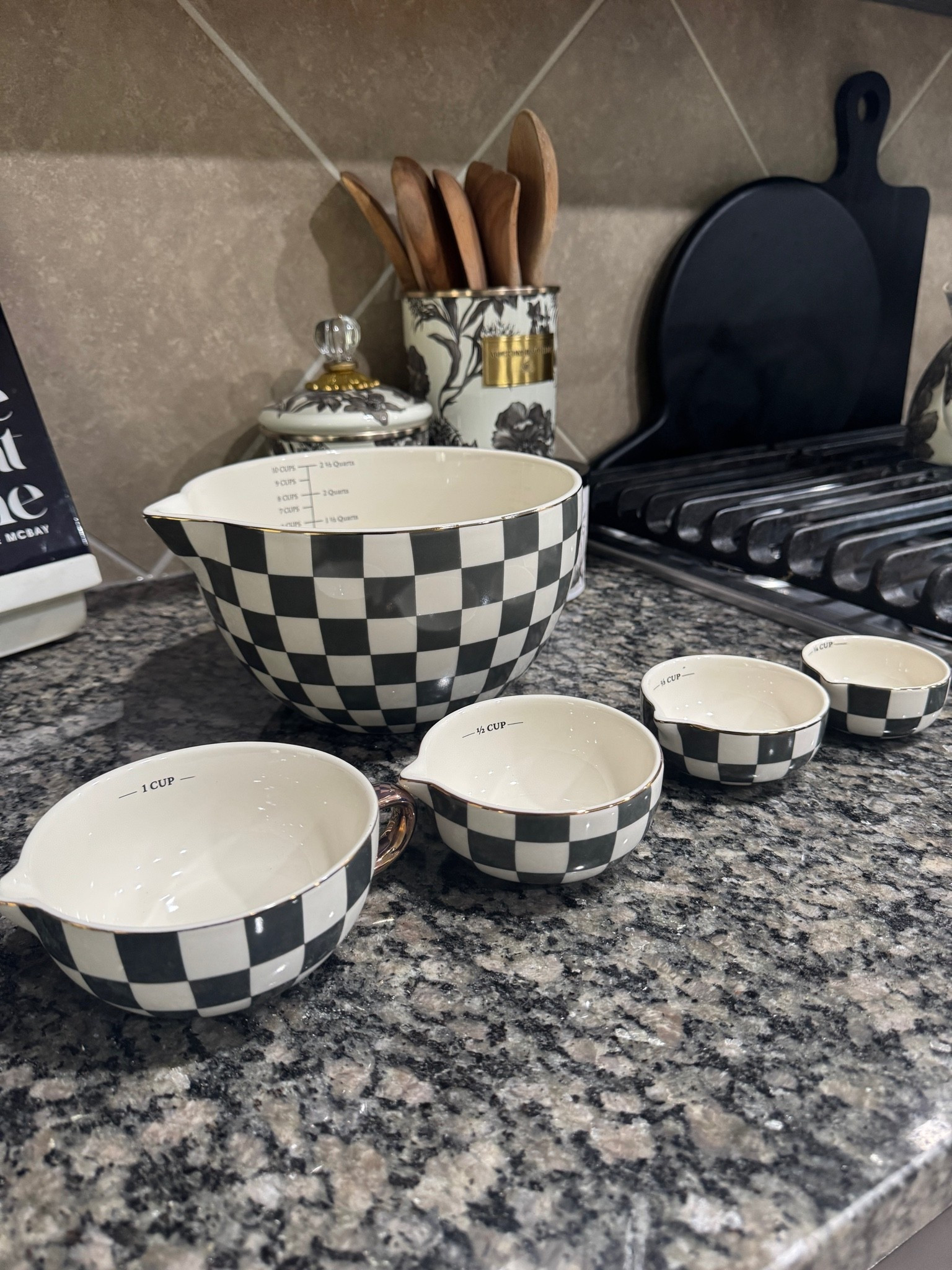 Holiday hosting season is right around the corner! These mixing bowls look expensive but are less than $25

#LTKHome