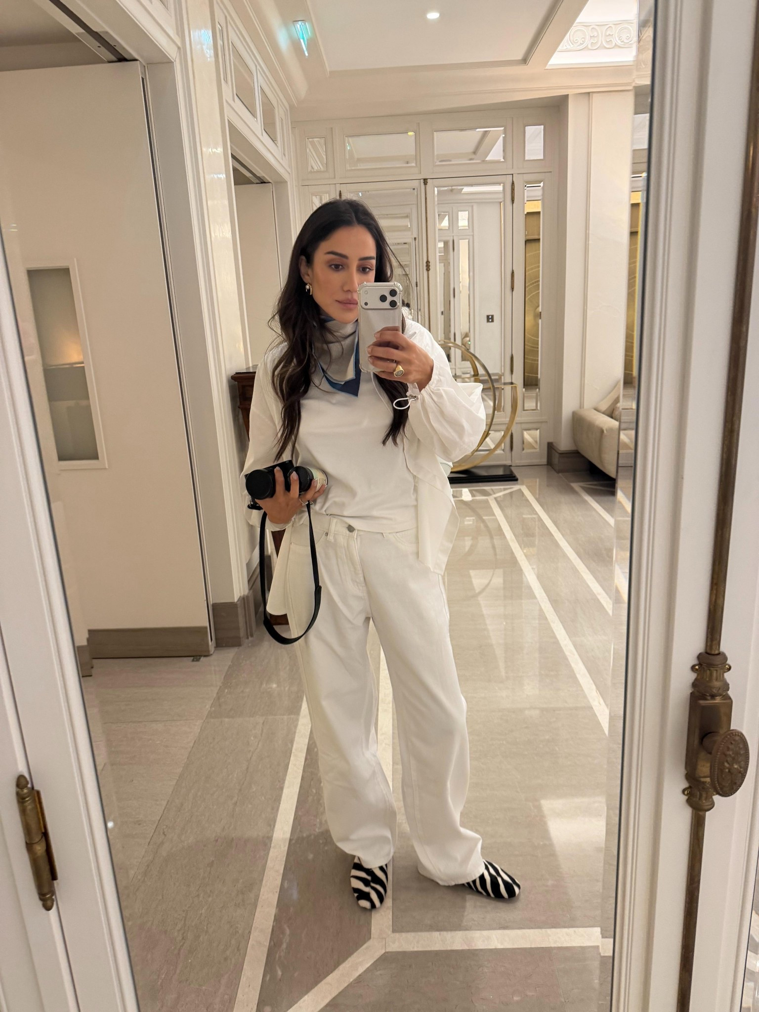 Simple white look

#LTKSeasonal #LTKootd