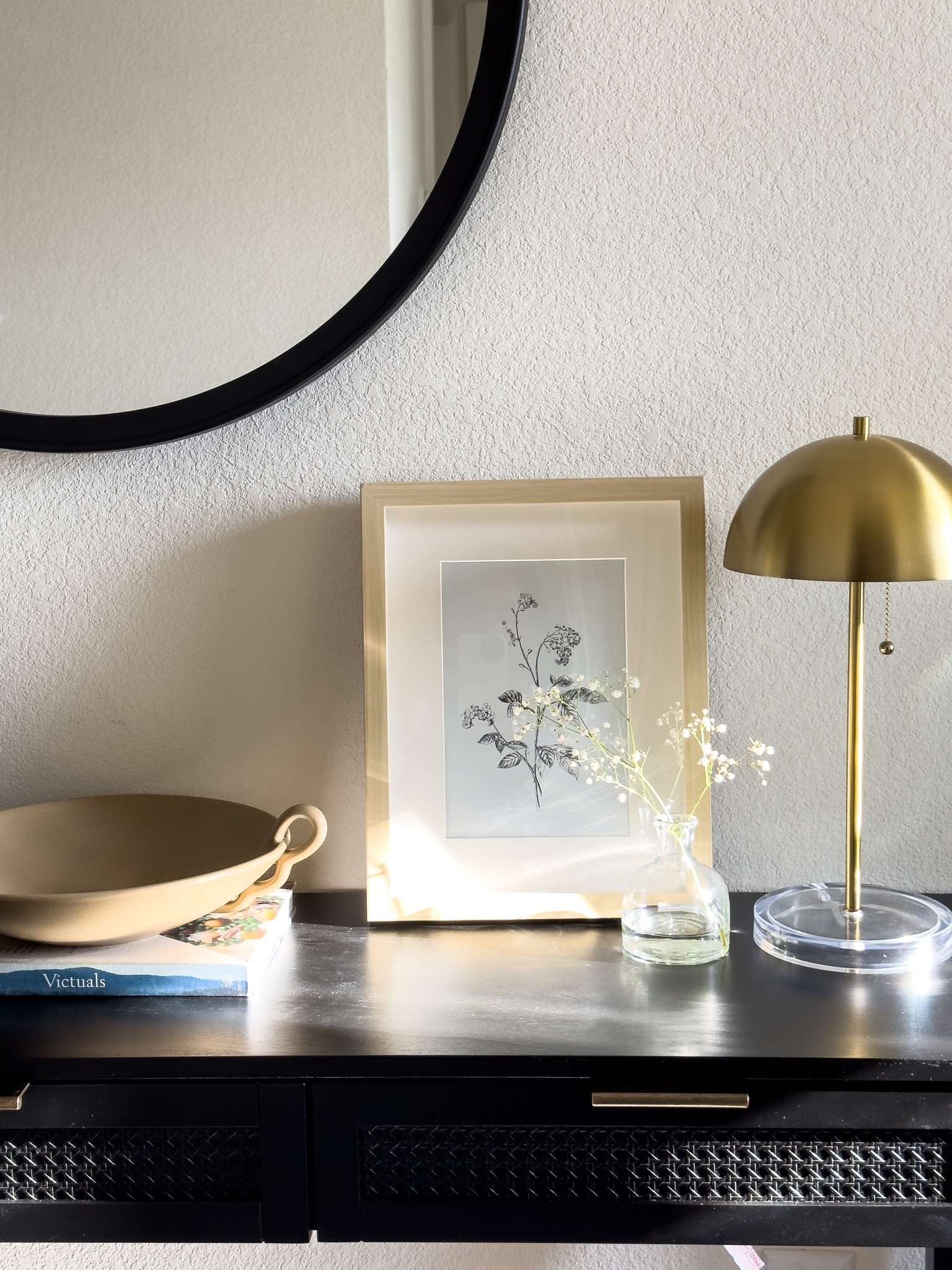 Console table styling 🤍

Definitely one of my favorite spaces to style!

Console table, entryway table, console table styling, home, home decor, decor styling, Target, Target finds, Target home, Threshold, Studio McGee 

#LTKSeasonal #LTKhome #LTKFind