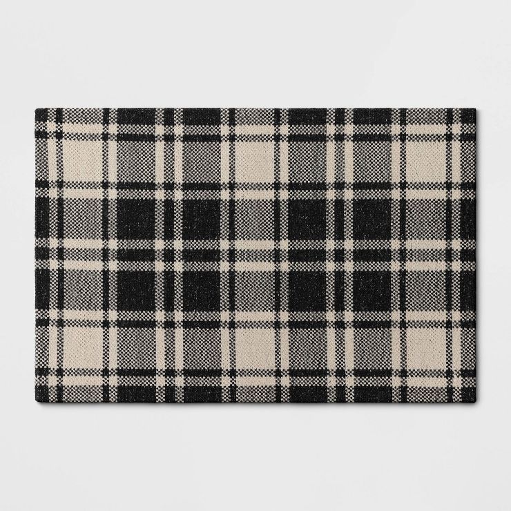 2&#39;x3&#39; Indoor/Outdoor Woven Tapestry Plaid Rug Black - Threshold&#8482; | Target