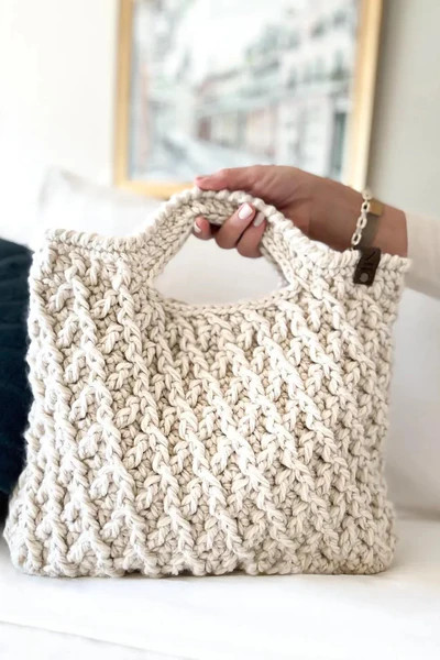 The Marlowe Crochet Tote (Crochet) | Lion Brand