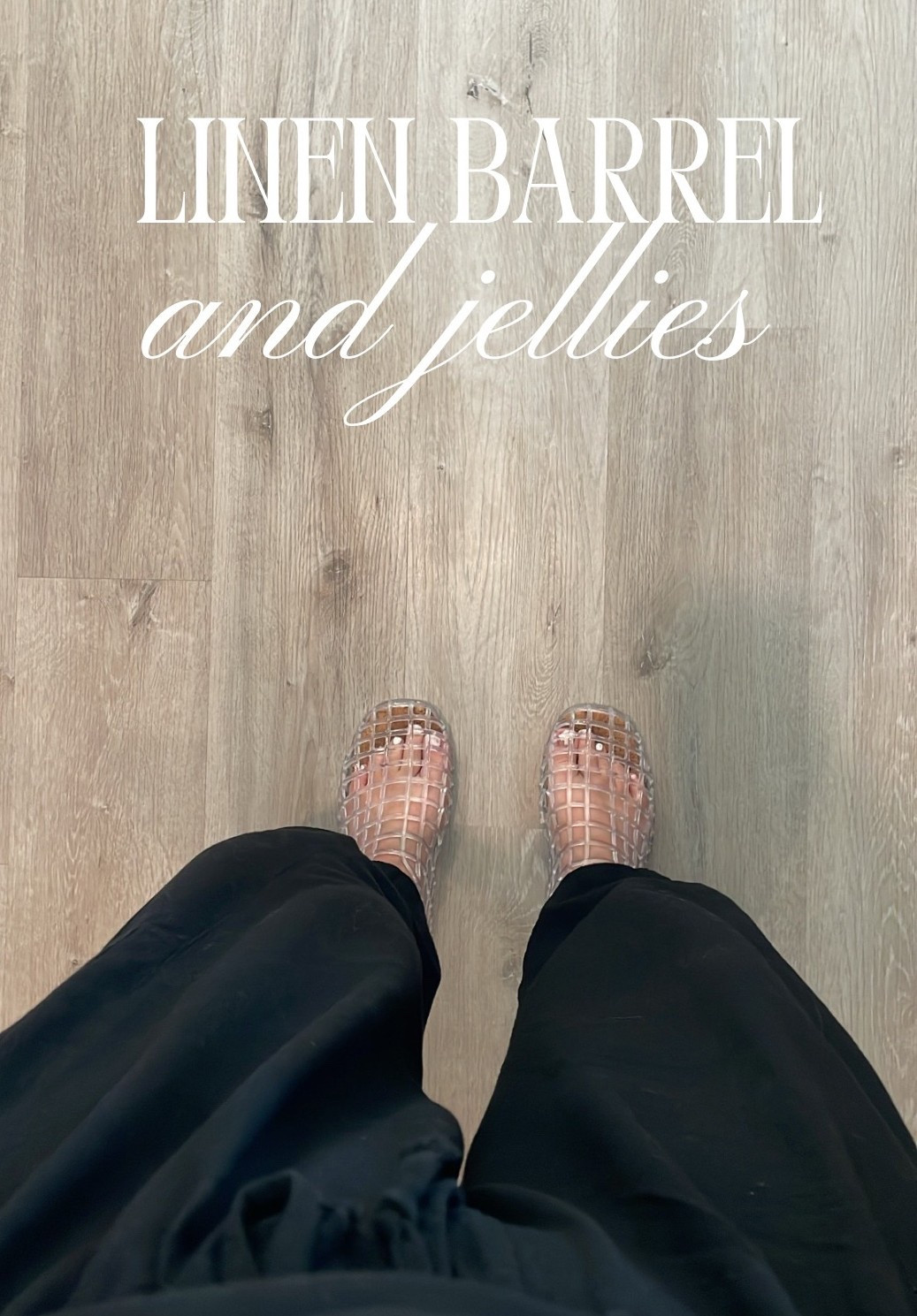 The comfiest linen barrel pants. Run oversized. Can size down or for oversized look, order tts. 


#ltkbarrel #linenbarrel #fallfashion #jellieflats