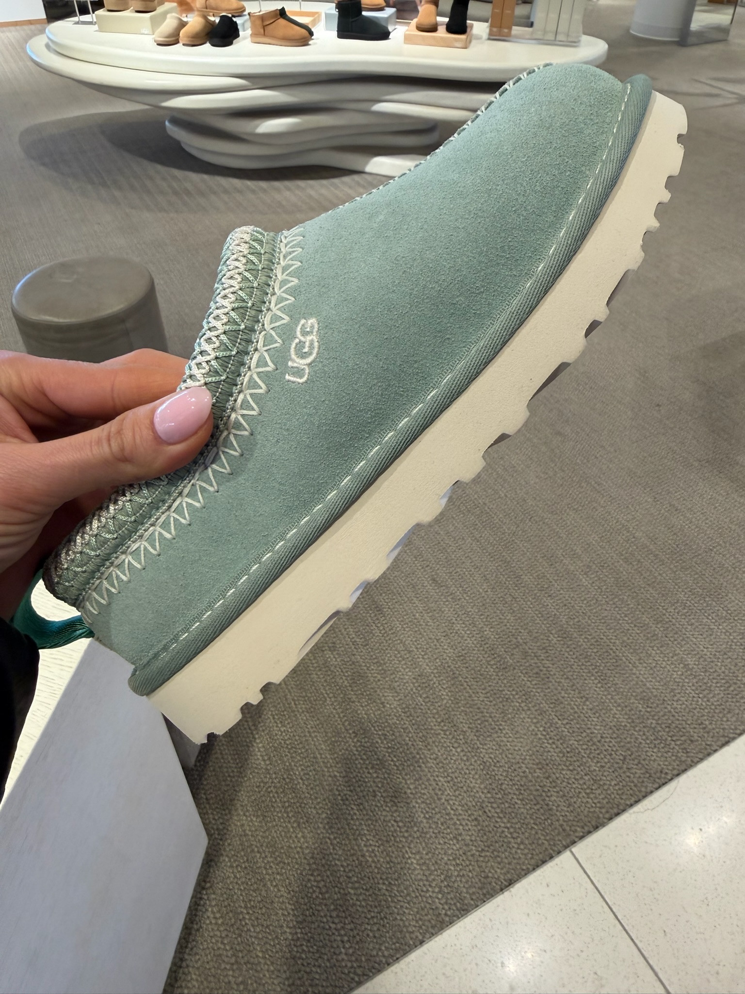 Love these Uggs! Perfect for winter weather women’s fashion cute Uggs Annabrstyle 

#LTKmomlife #LTKdayinmylife #LTKootd